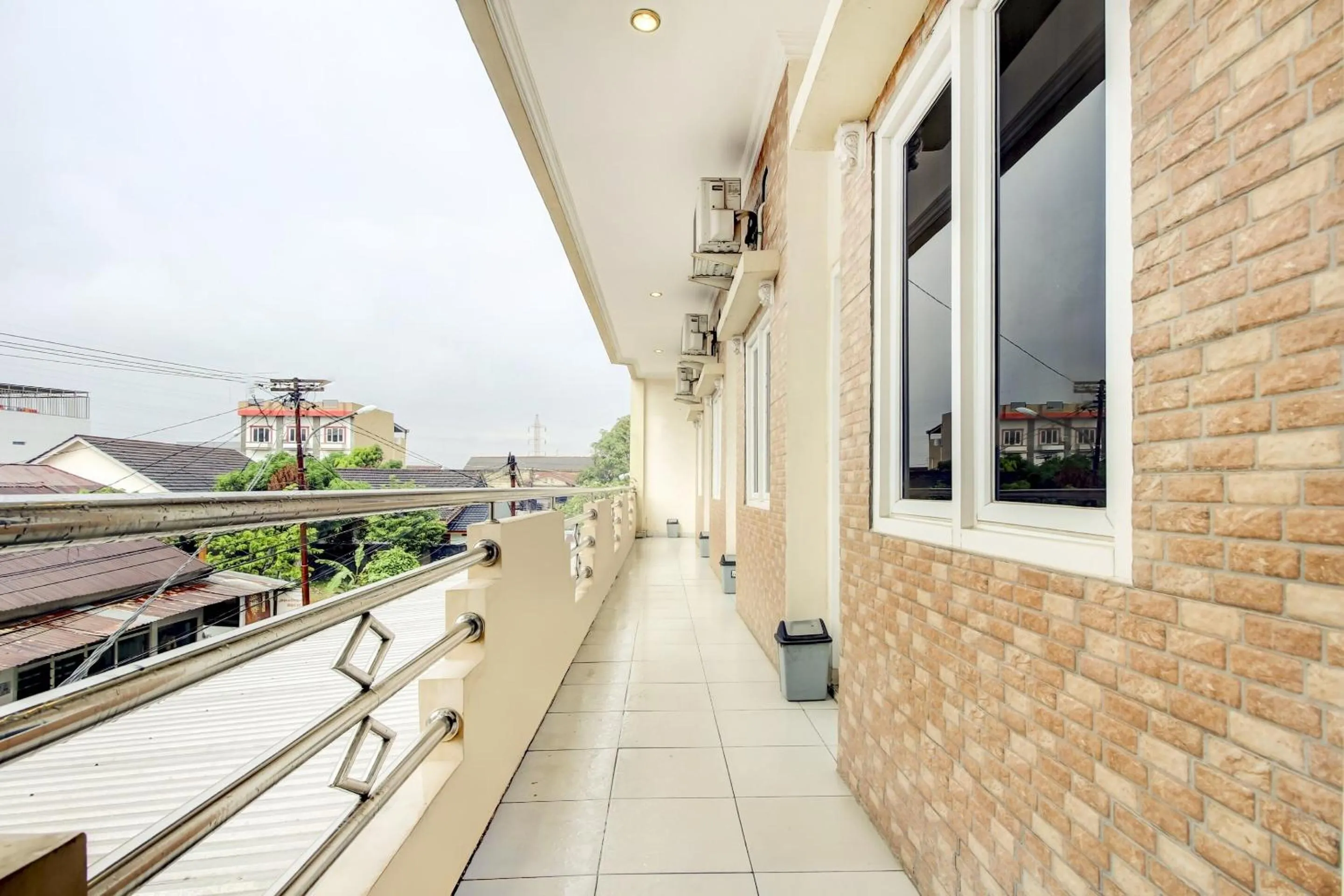 Lobby or reception in OYO Life 3606 Kost Kartini Syariah