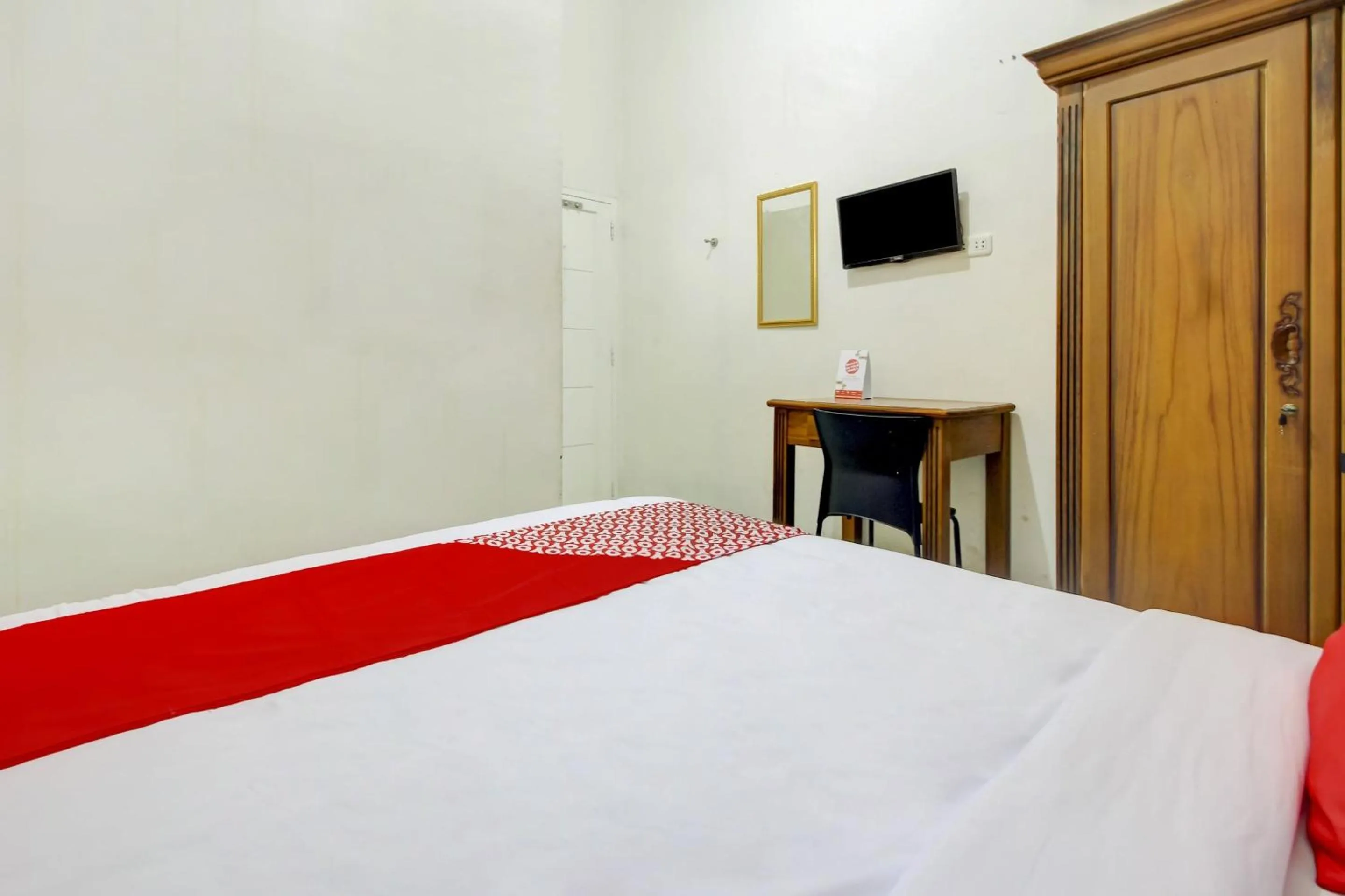 Bedroom, Bed in OYO Life 3606 Kost Kartini Syariah