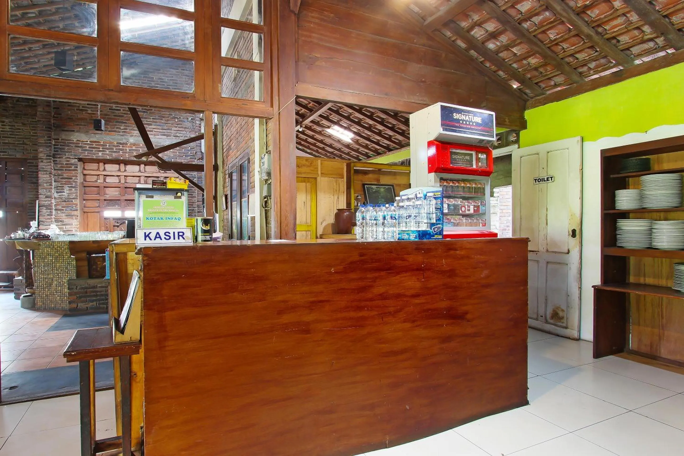 Lobby or reception in Hotel O Kopi Klotok Homestay Syariah