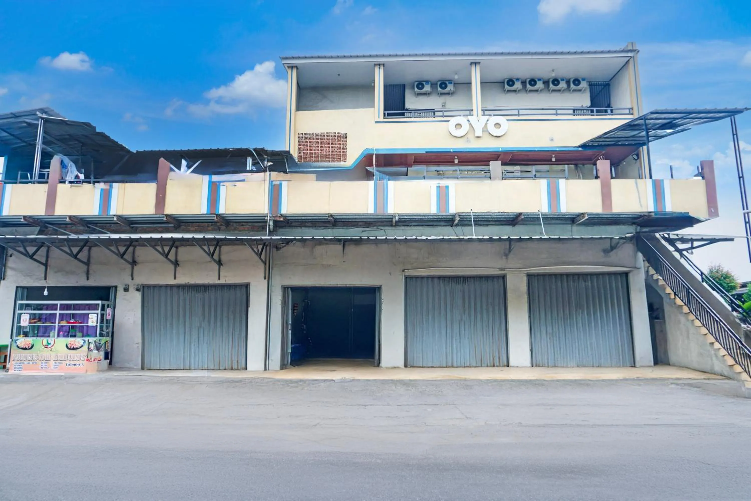 Facade/entrance in Hotel O Sukarame Near Universitas Islam Negeri Raden Intan Lampun Formerly Hotel Wisma Tri Handayani