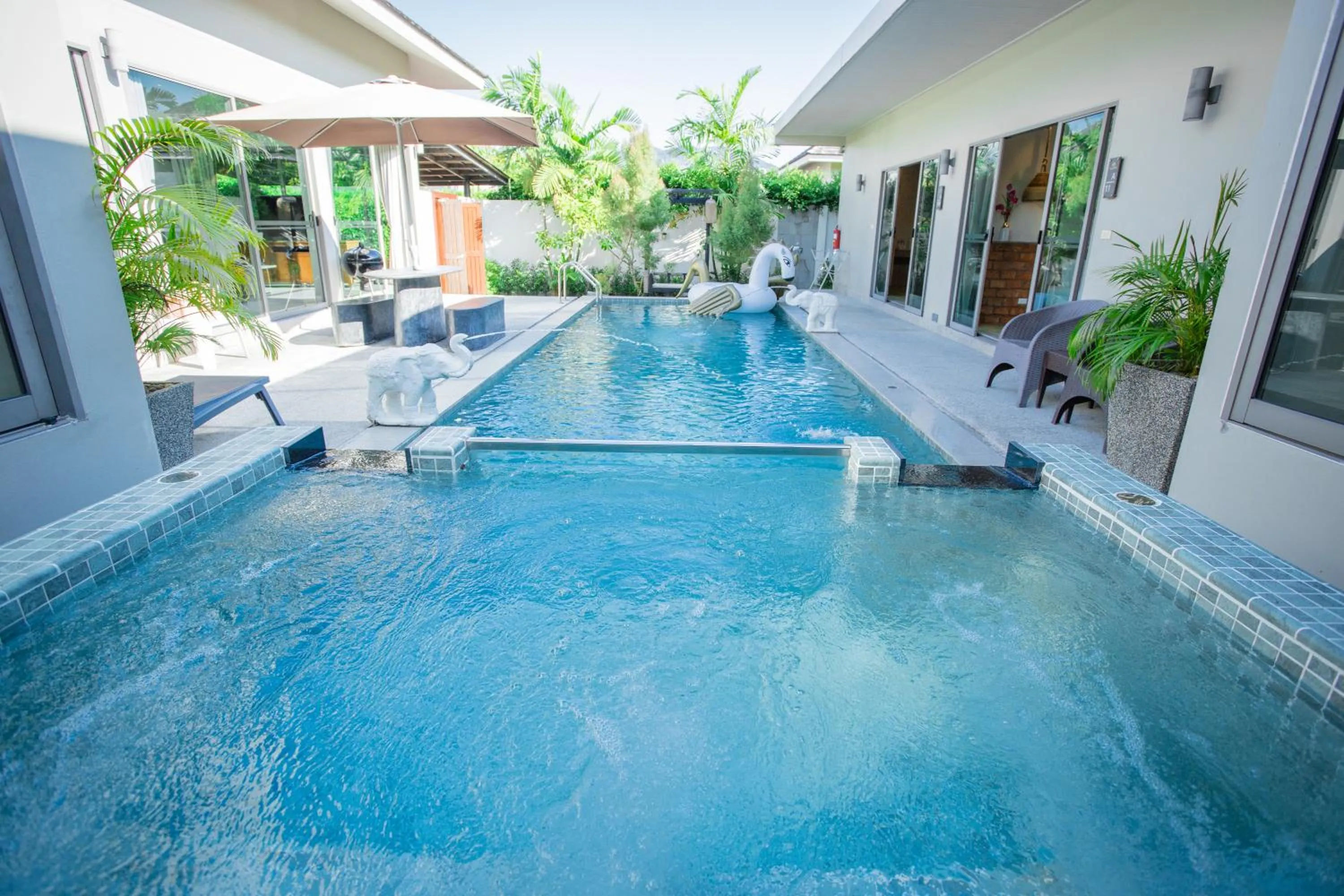Swimming pool in Yipmunta Pool Villa - SHA Plus Certified