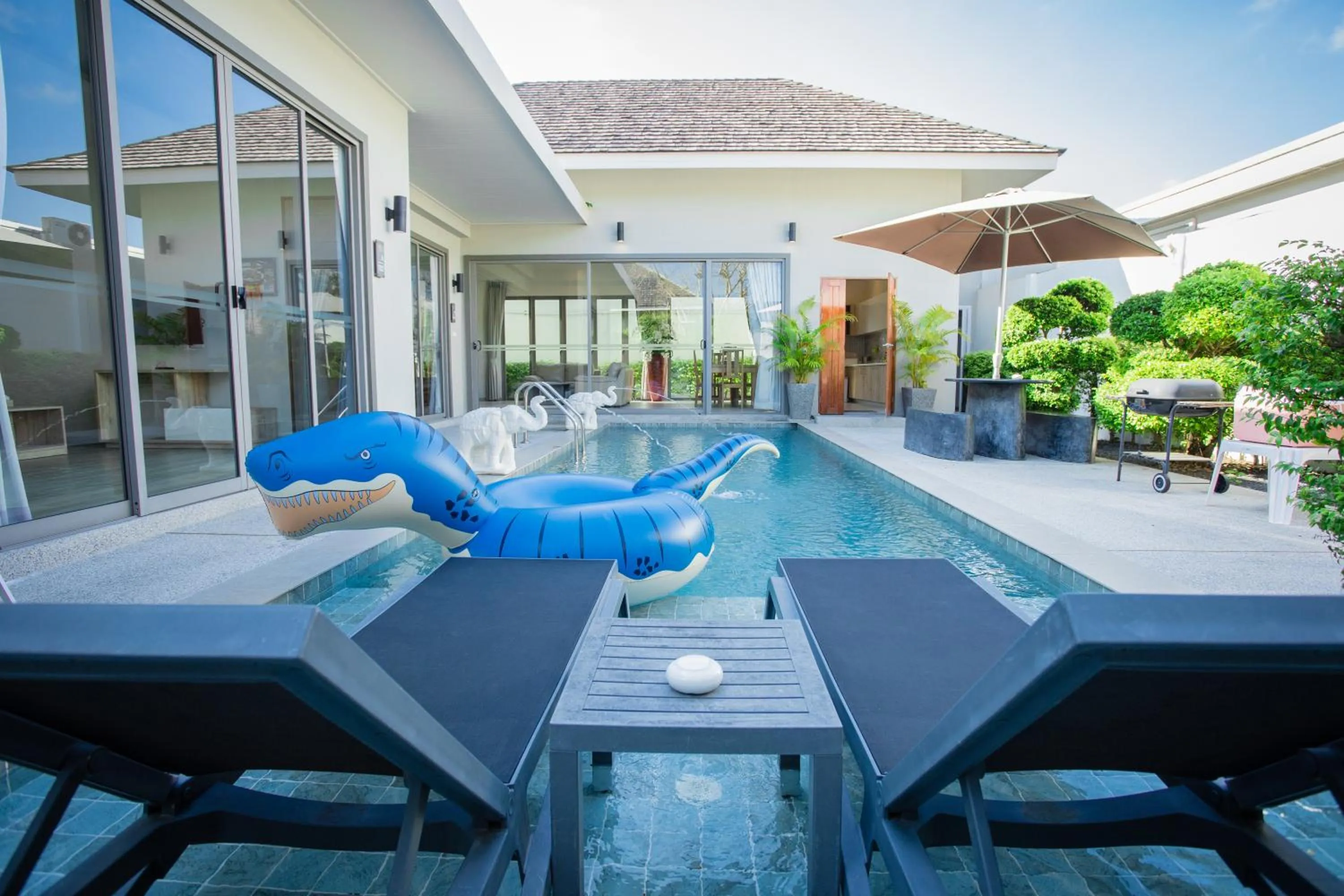 Swimming pool in Yipmunta Pool Villa - SHA Plus Certified