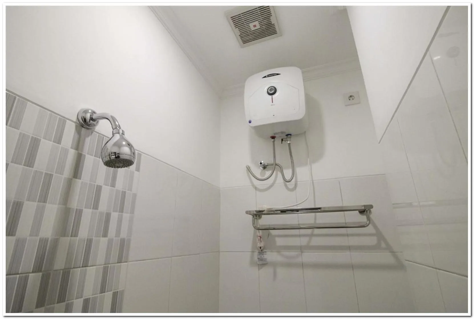 RedDoorz @ Ruko ITC Roxy Mas