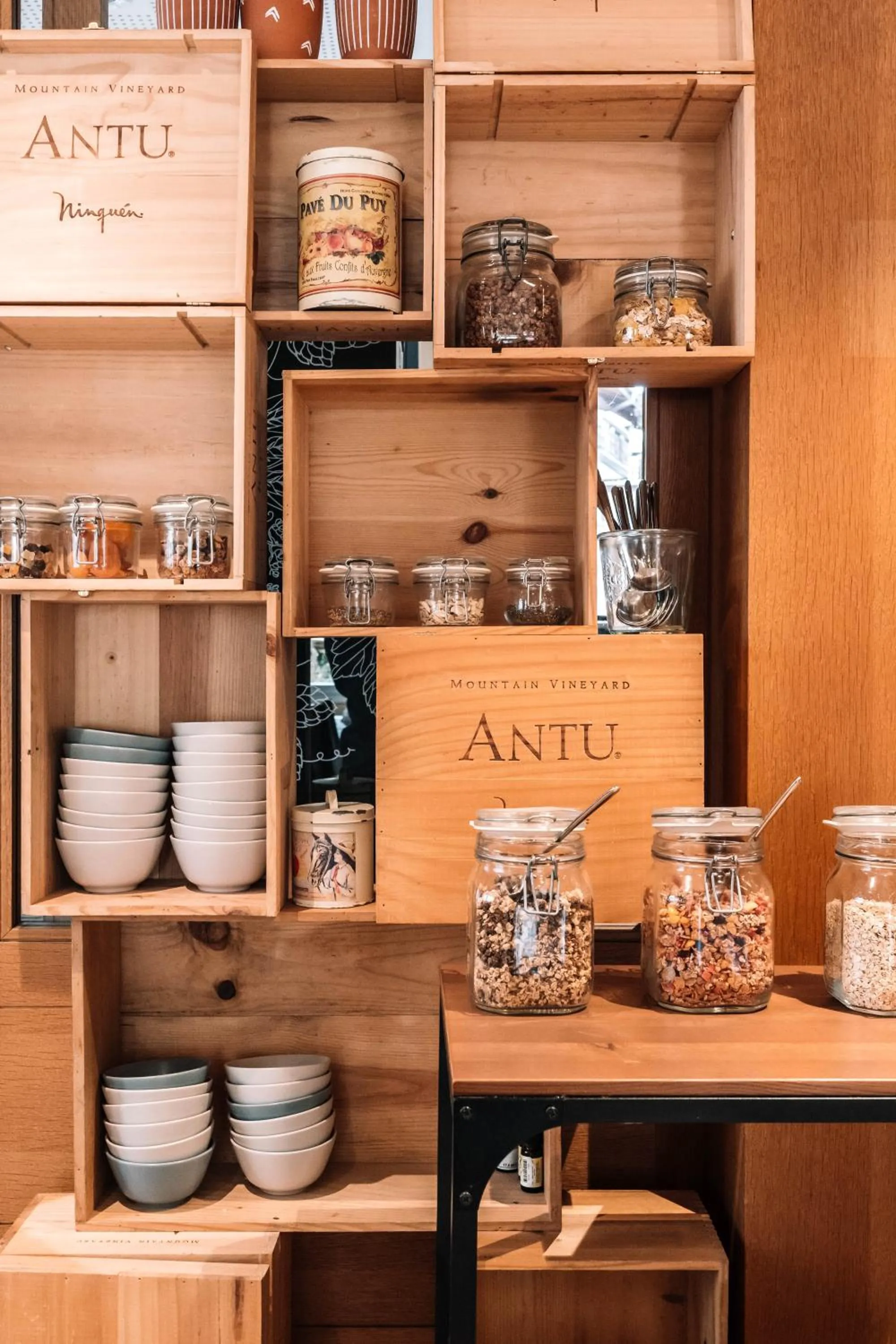 Food and drinks in Hotel Les Amis