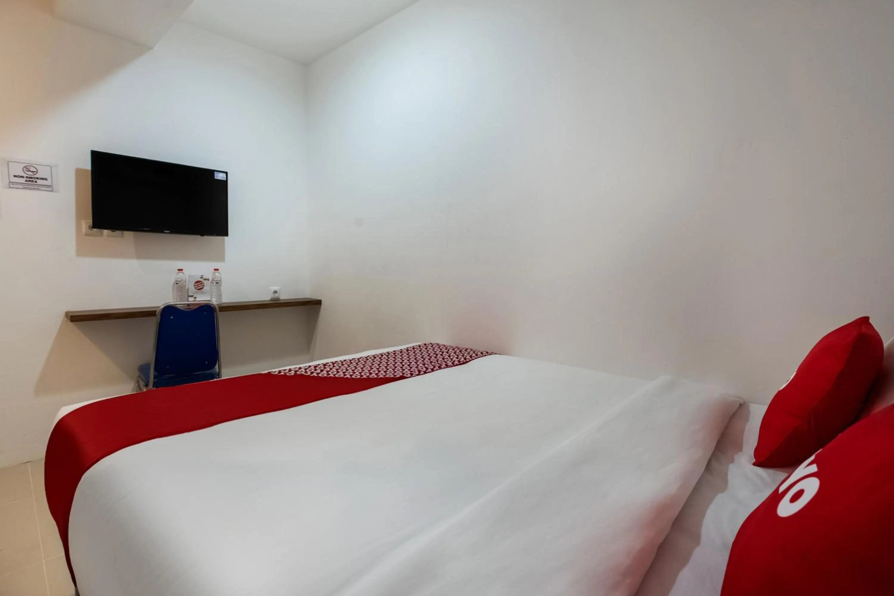 Bedroom, Bed in Capital O 3463 Cimahi Guest House