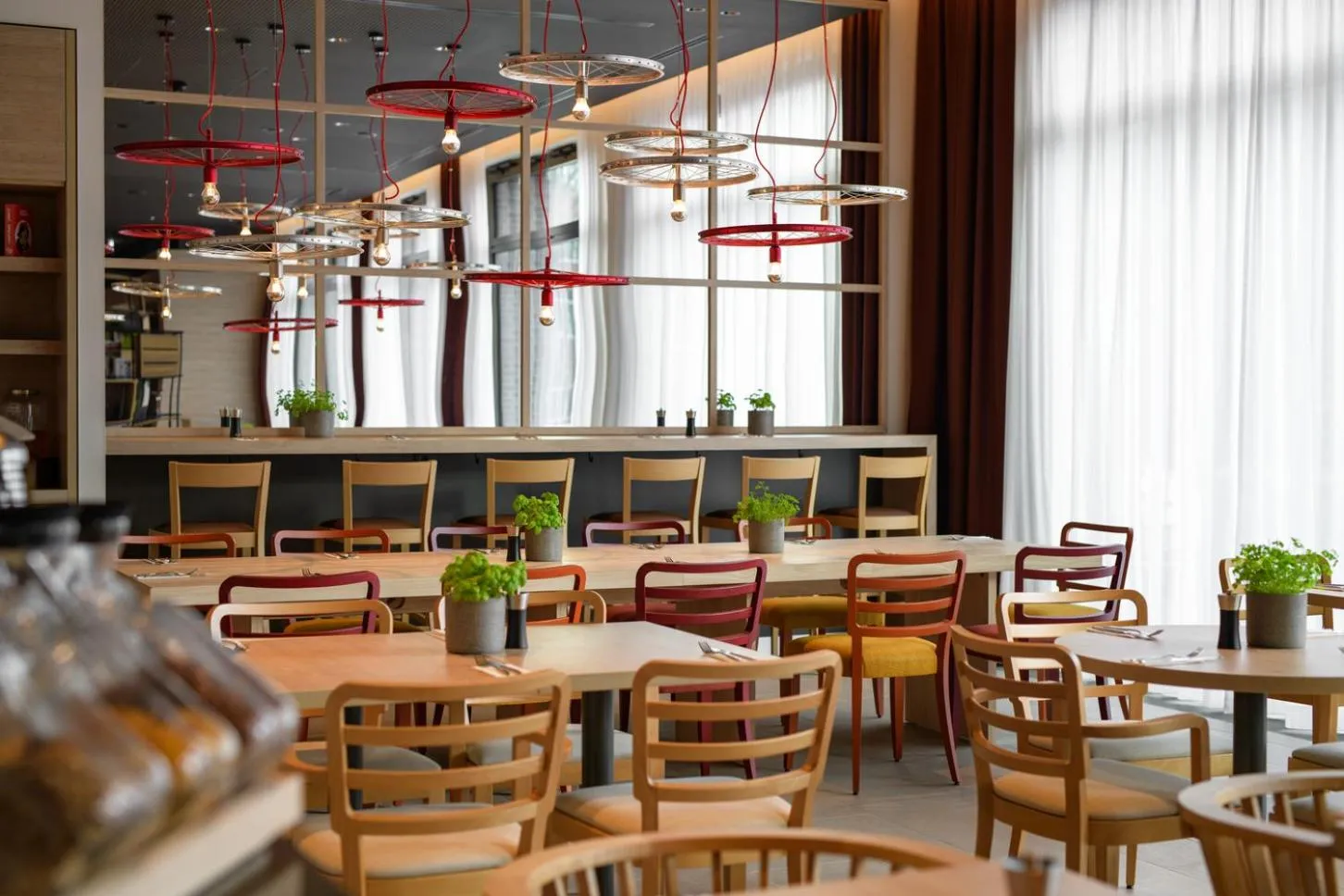 Restaurant/places to eat in IntercityHotel Herford