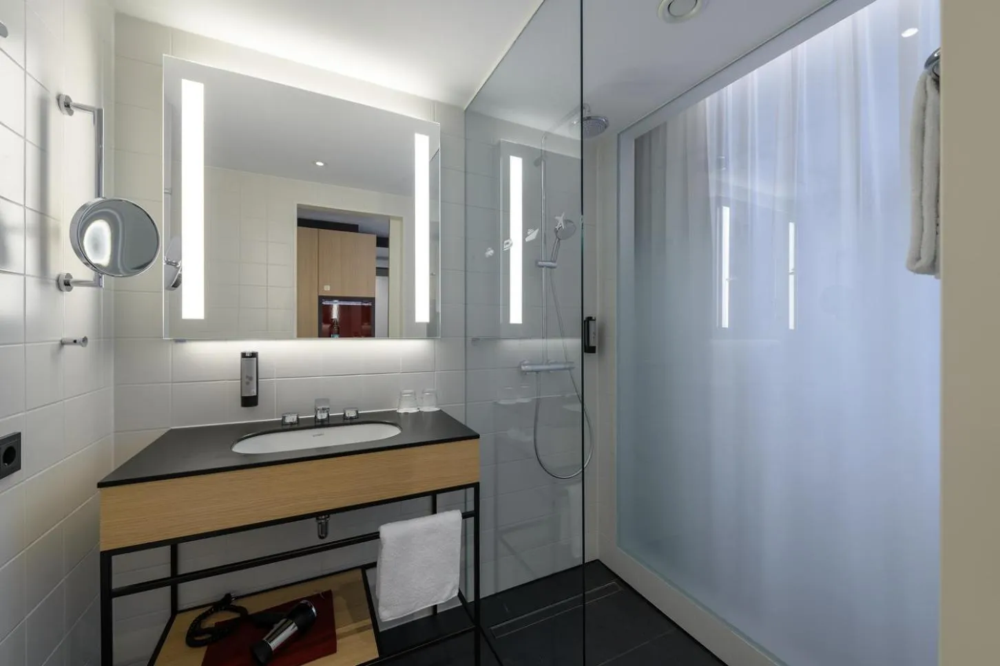 Shower in IntercityHotel Herford