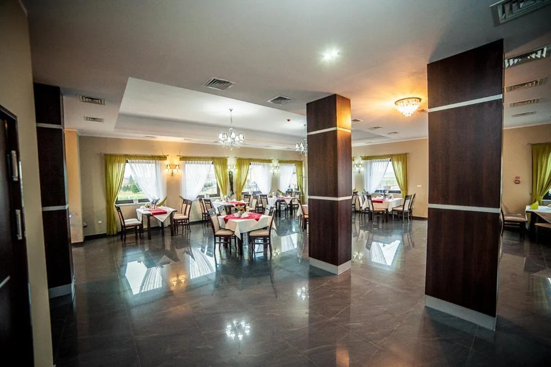 Restaurant/places to eat in Hotel AB