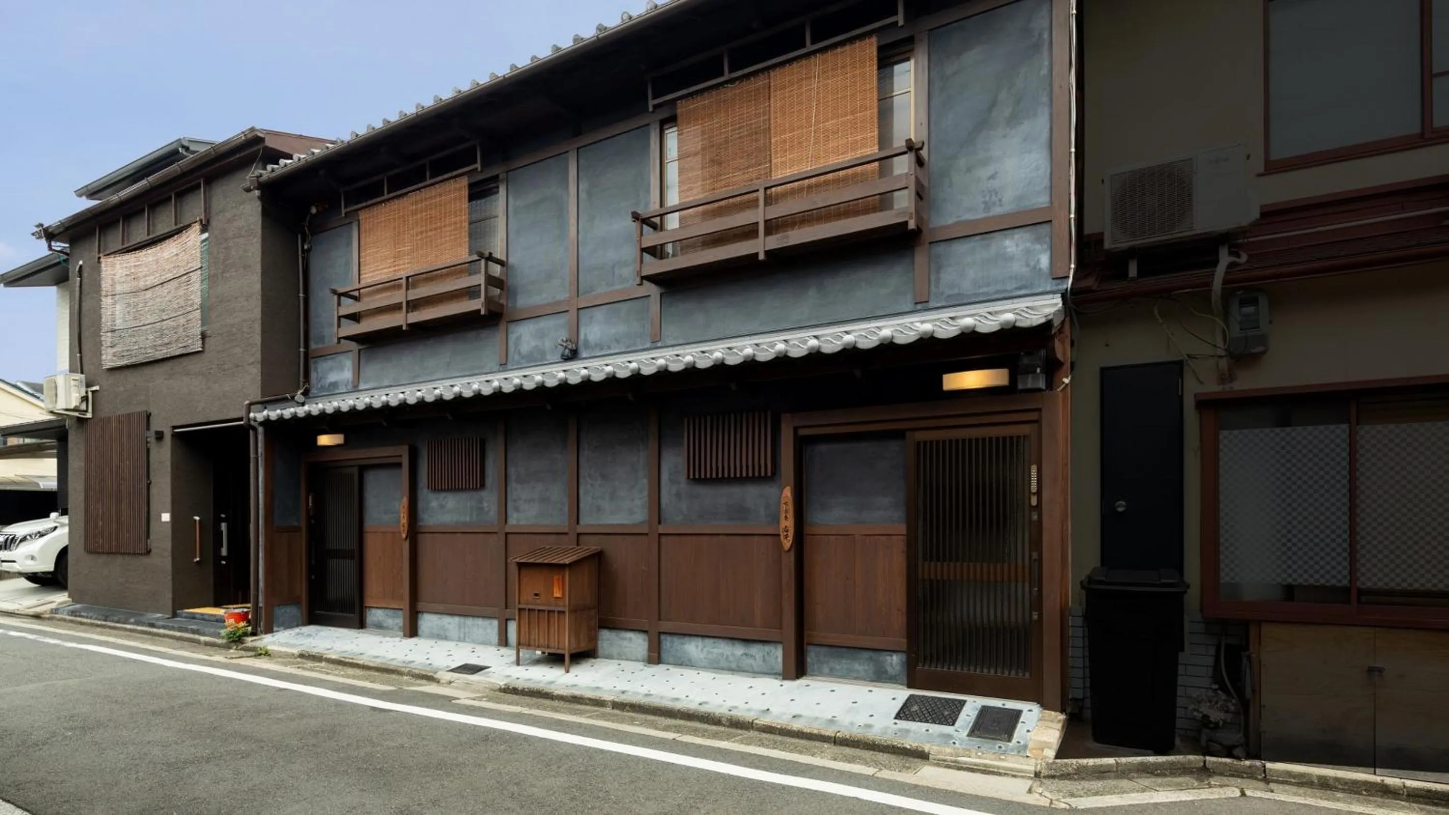 Property building in Tsumugi Shichijo-Kagiyacho