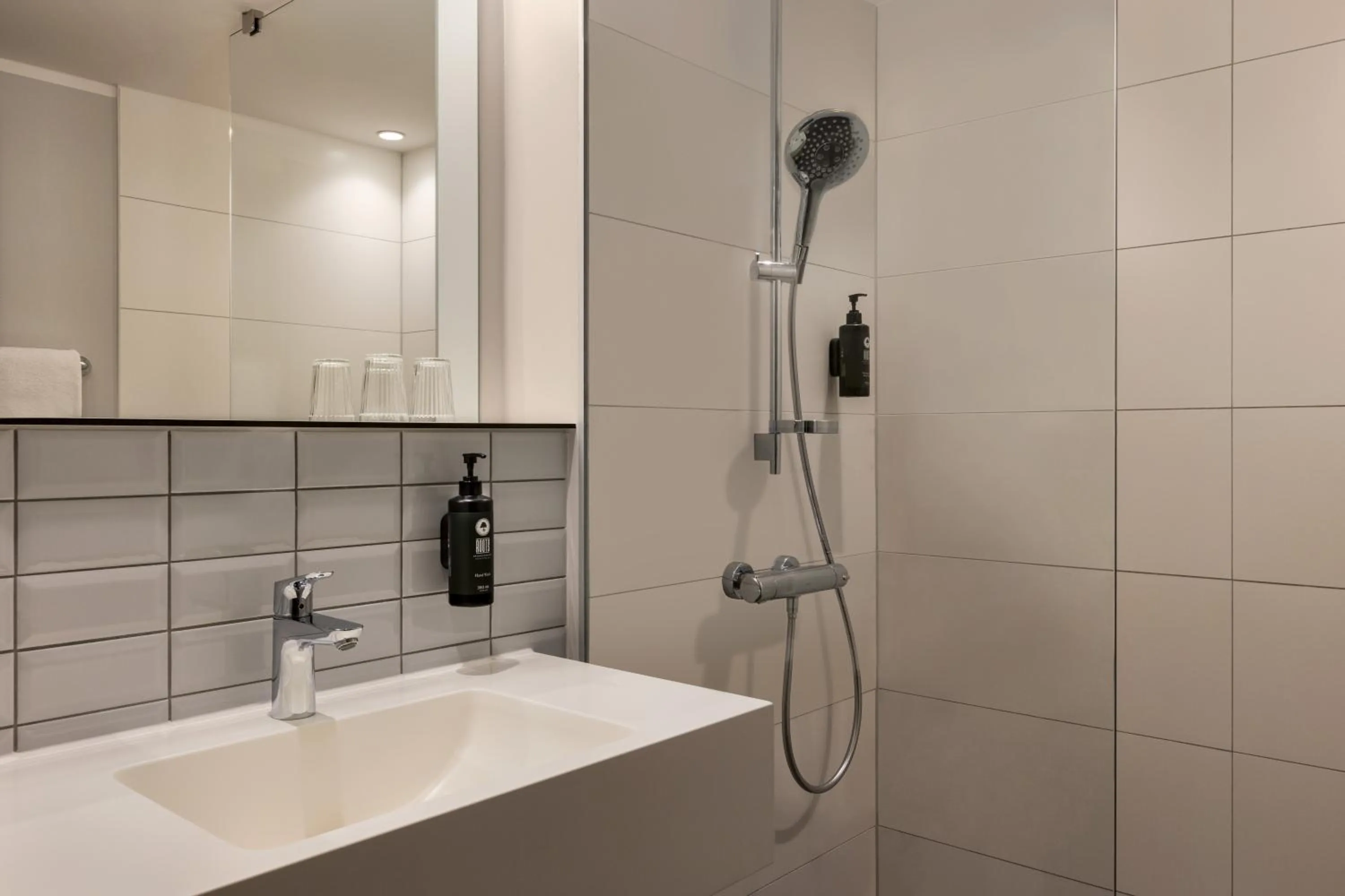 Shower in Vienna House Easy by Wyndham Leipzig