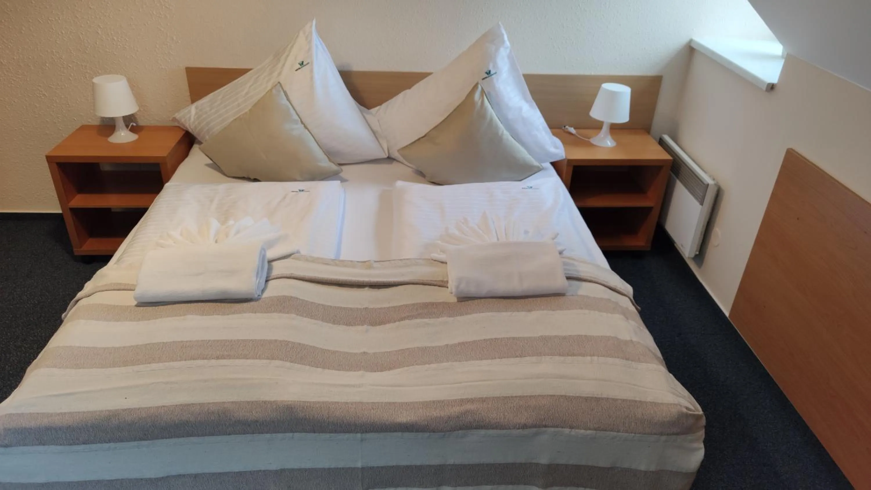 Bed in Hotel Modrásek