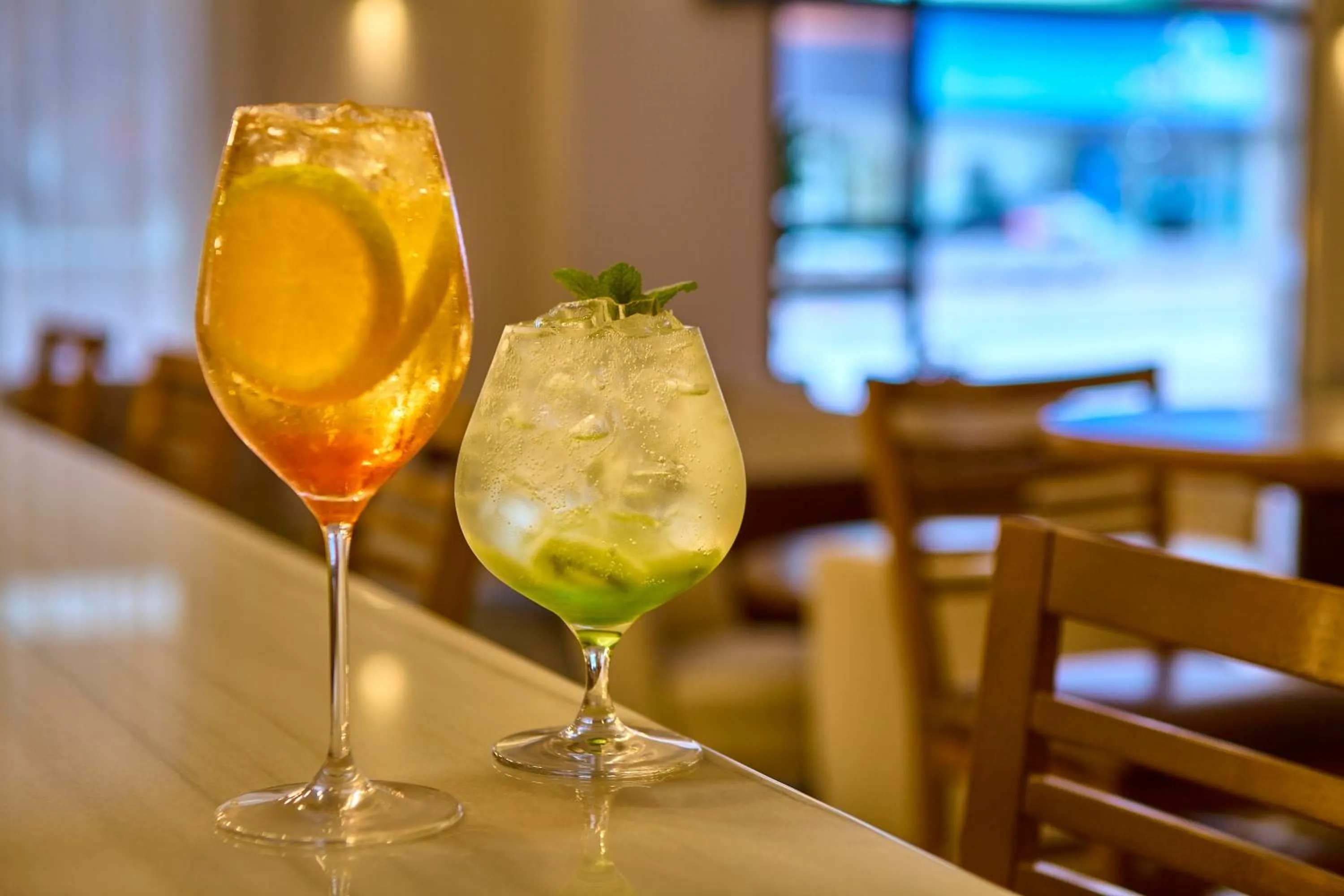 Restaurant/places to eat in Lefel Hotel