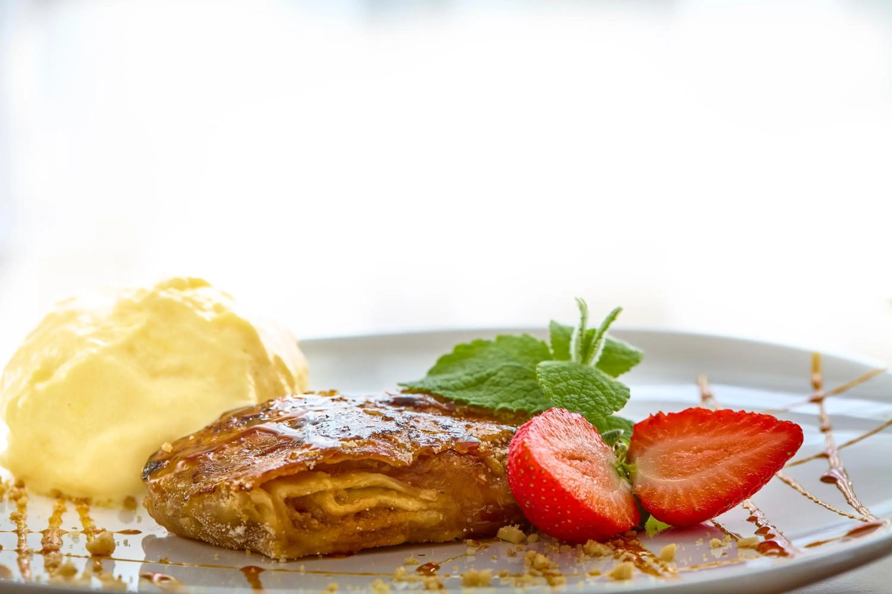 Restaurant/places to eat in Lefel Hotel