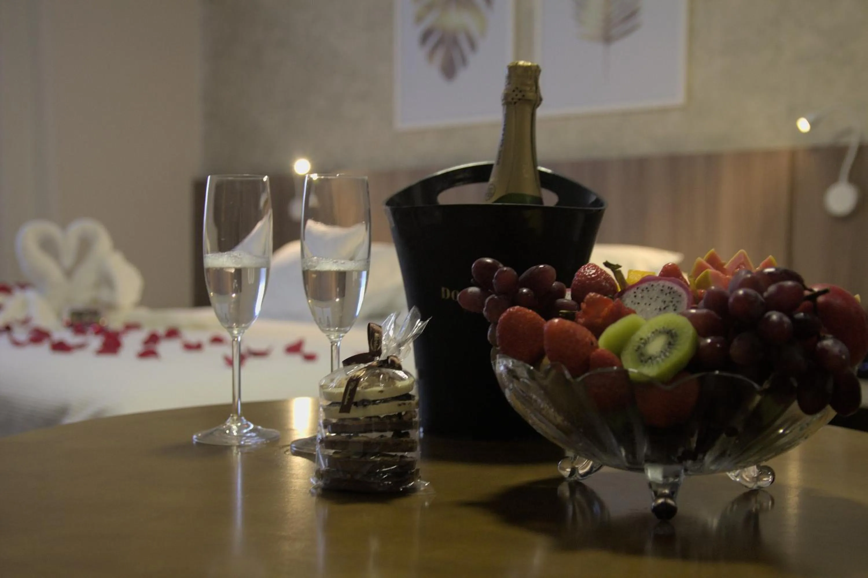 Food and drinks in Lefel Hotel