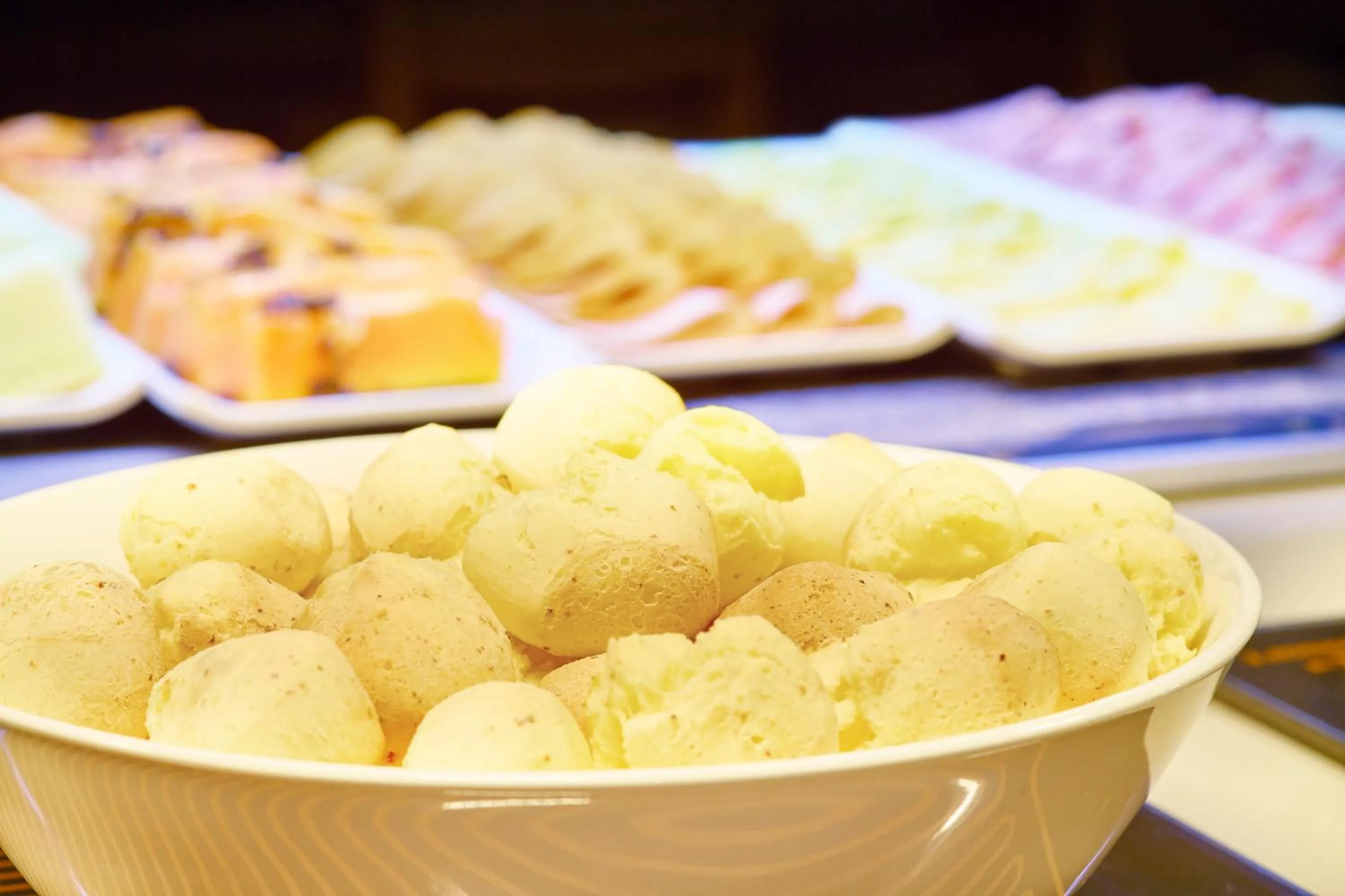 Restaurant/places to eat in Lefel Hotel