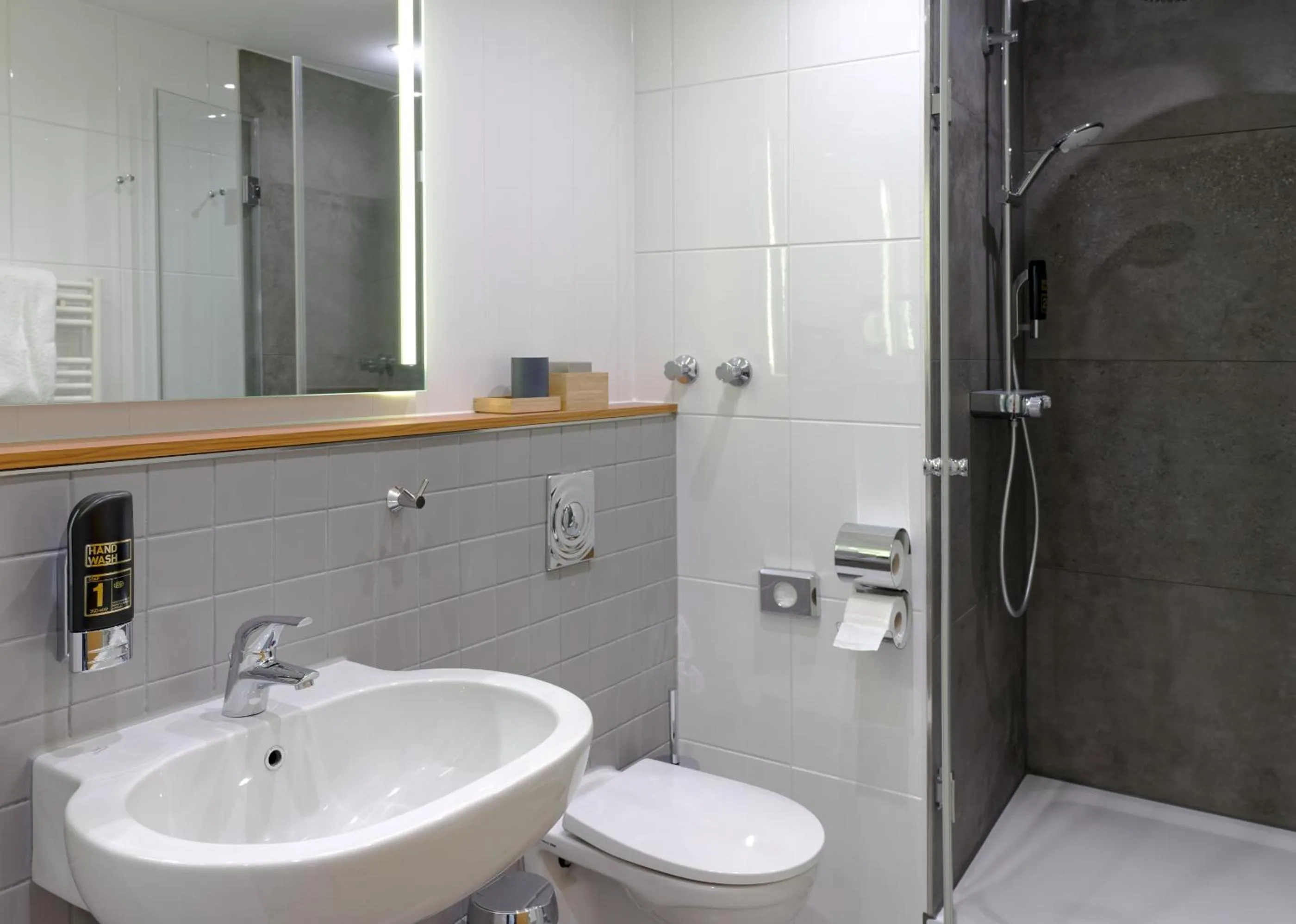 Bathroom in Hotel am Kloster