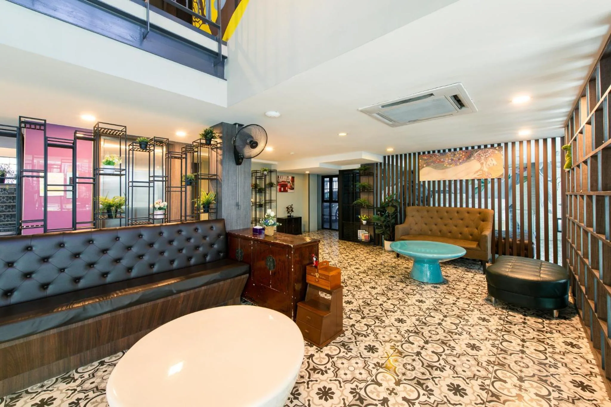 BB Glass House บีบี กลาสเฮ้าส์