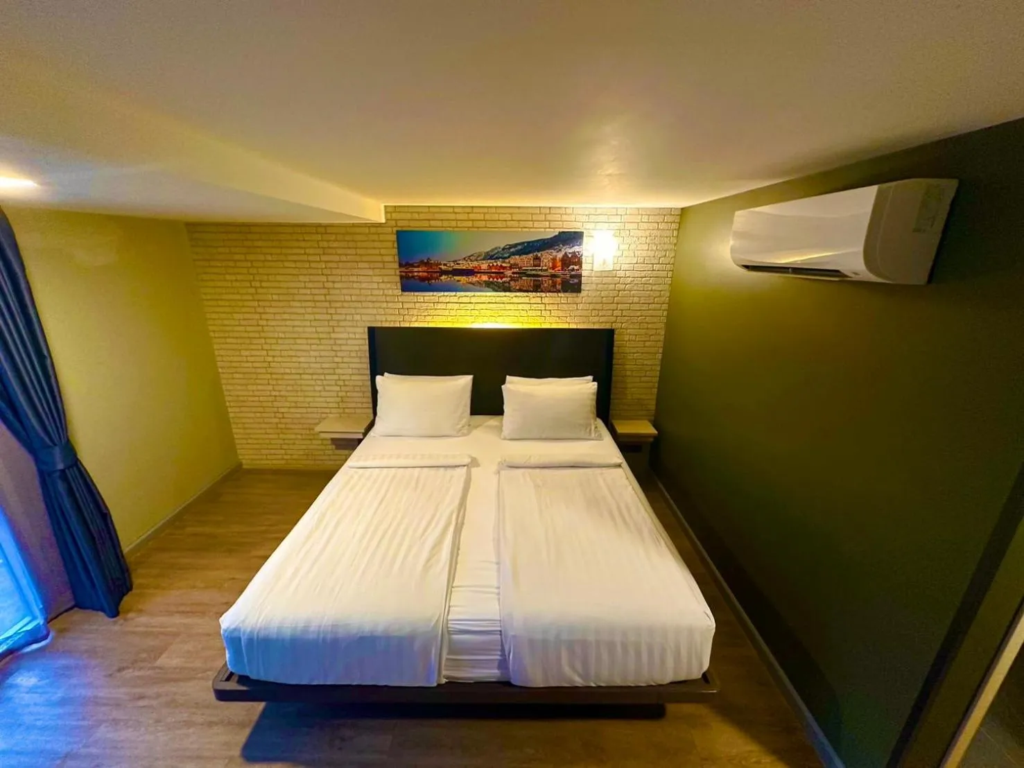 Bed in BB Glass House