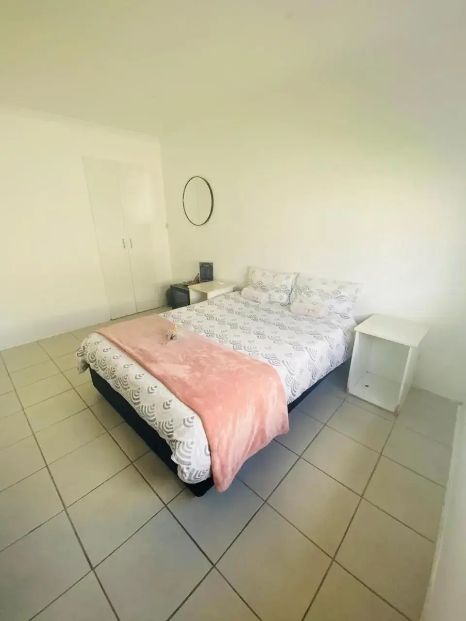 Double Room with Private Bathroom in Executive Suites on MD Double Room with Private Bathroom in Executive Suites on MD