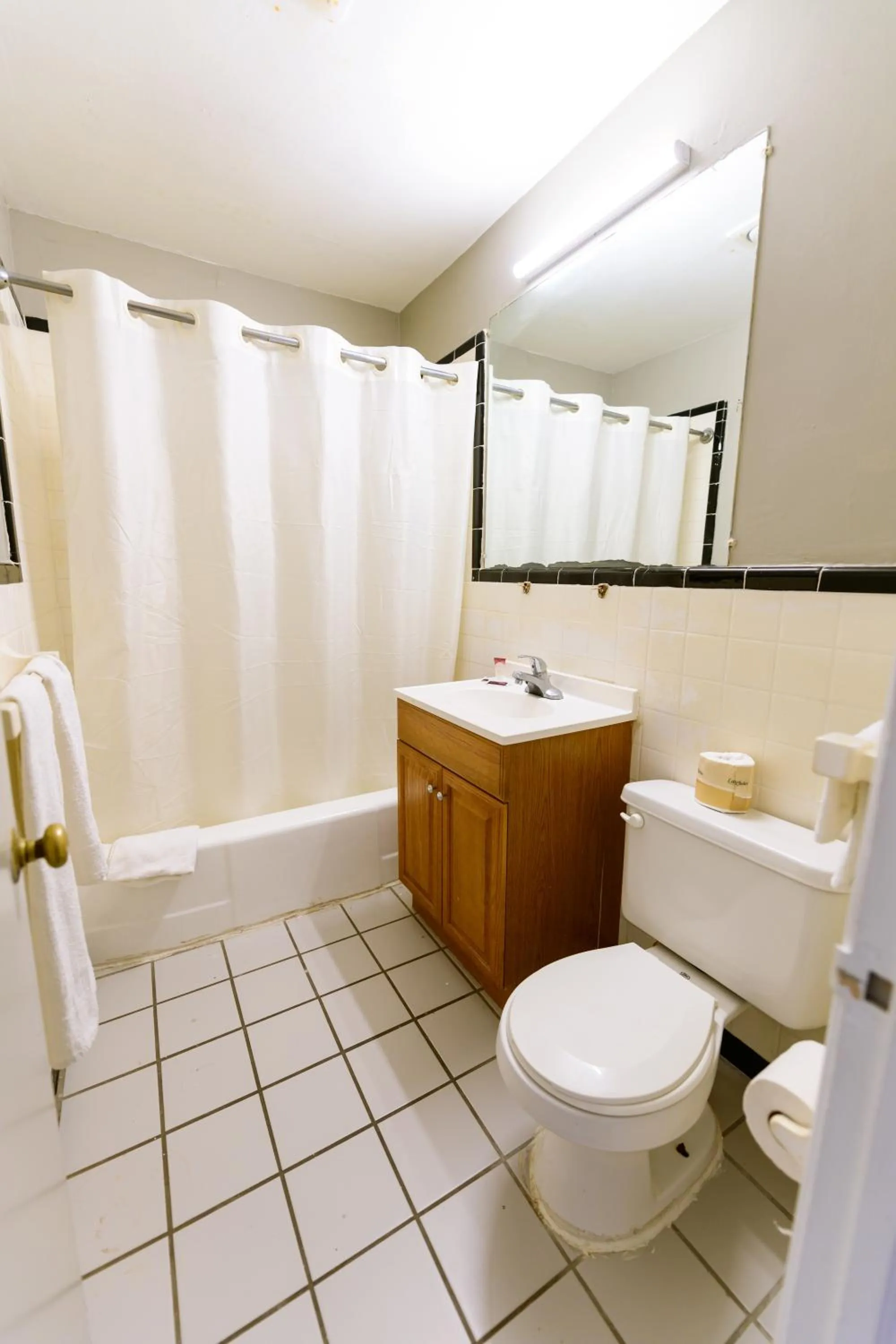 OAKS MOTEL GREENSBORO NC