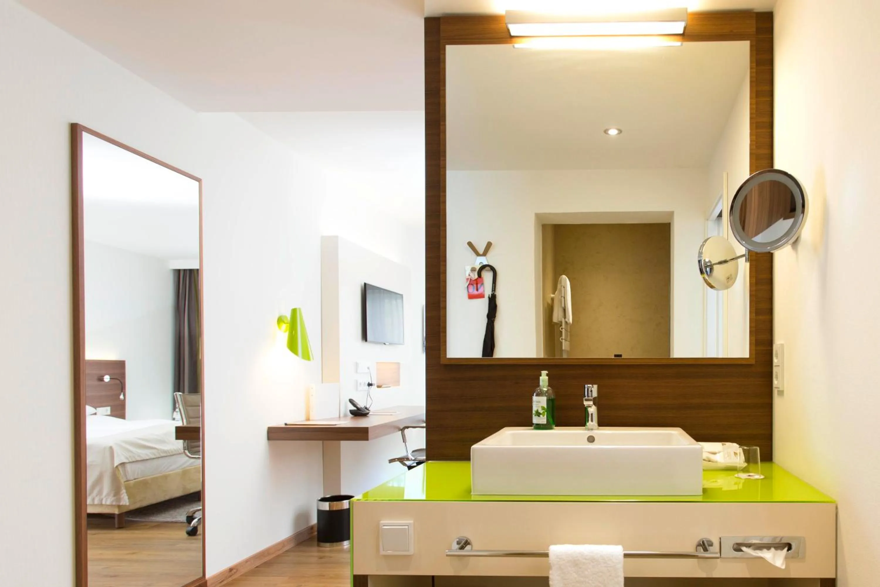 Decorative detail, Bed in JOTT Wolfsburg-Sandkamp FREE PARKING