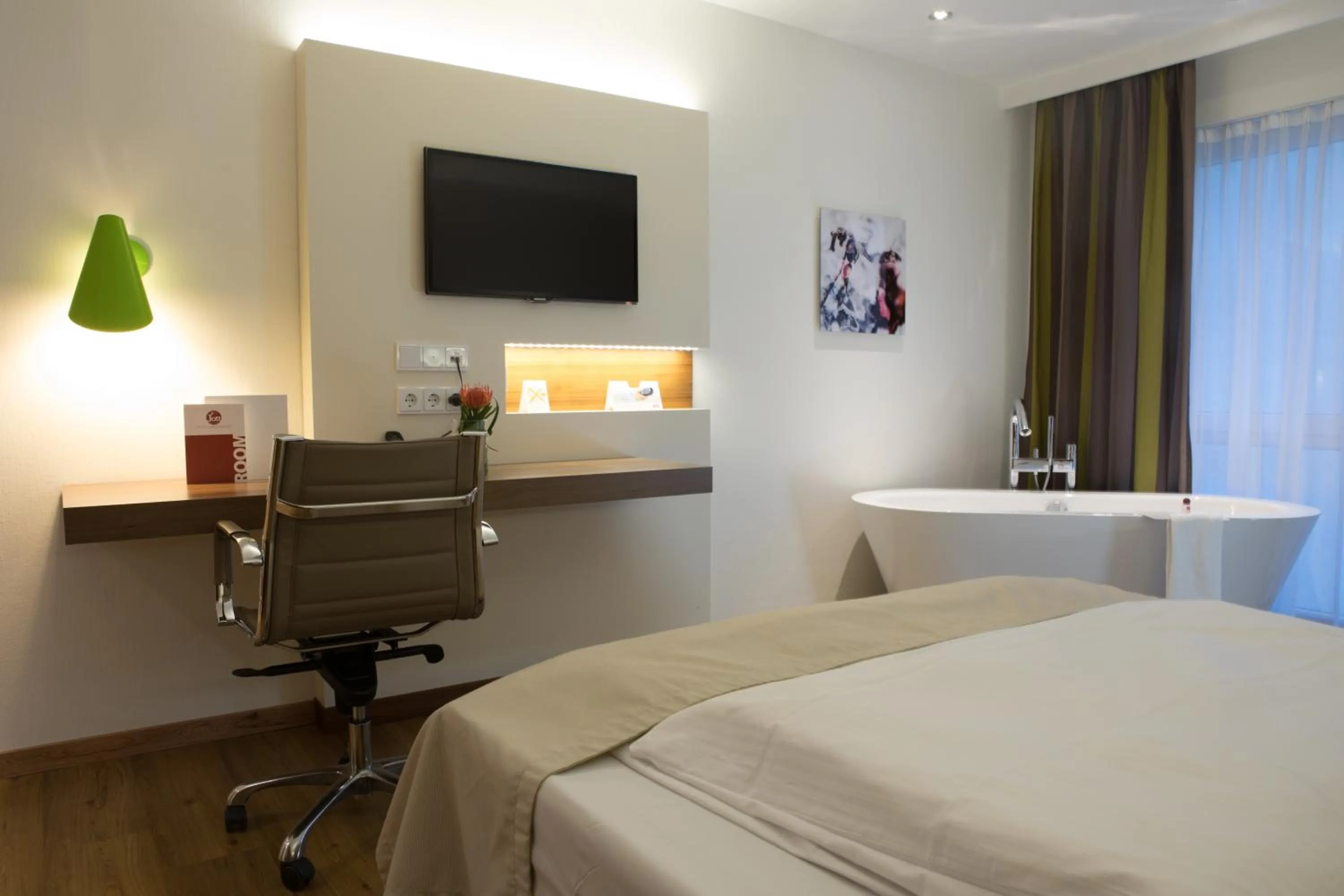 Photo of the whole room, Bed in JOTT Wolfsburg-Sandkamp FREE PARKING