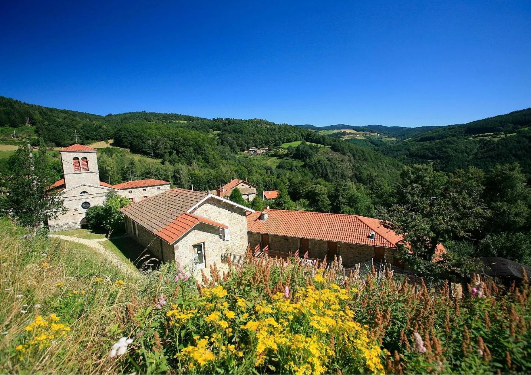 Property building in Auberge de Thelis