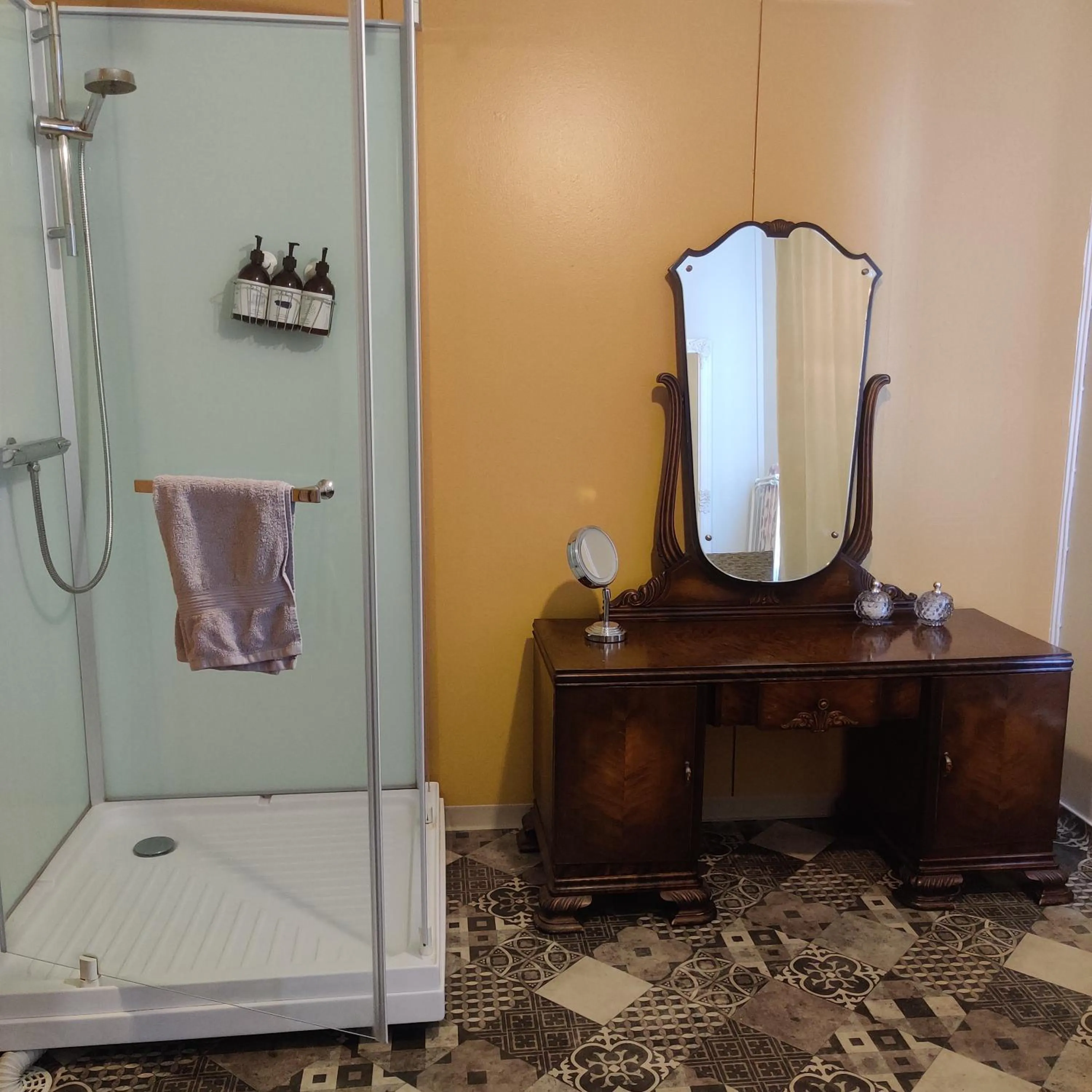 Shower in Saarijärven Ruustinna Oy