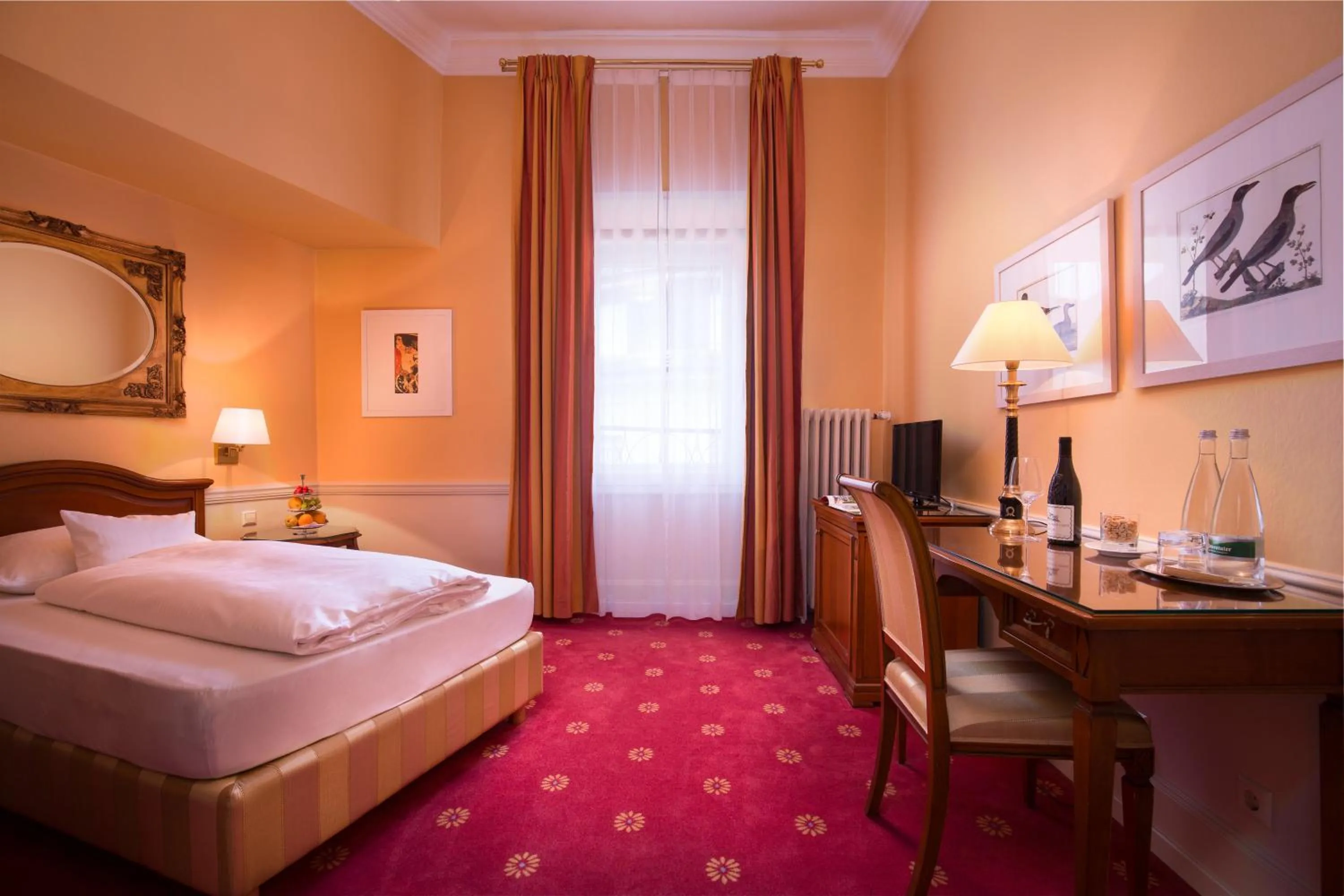 Bed in Atlantic Parkhotel