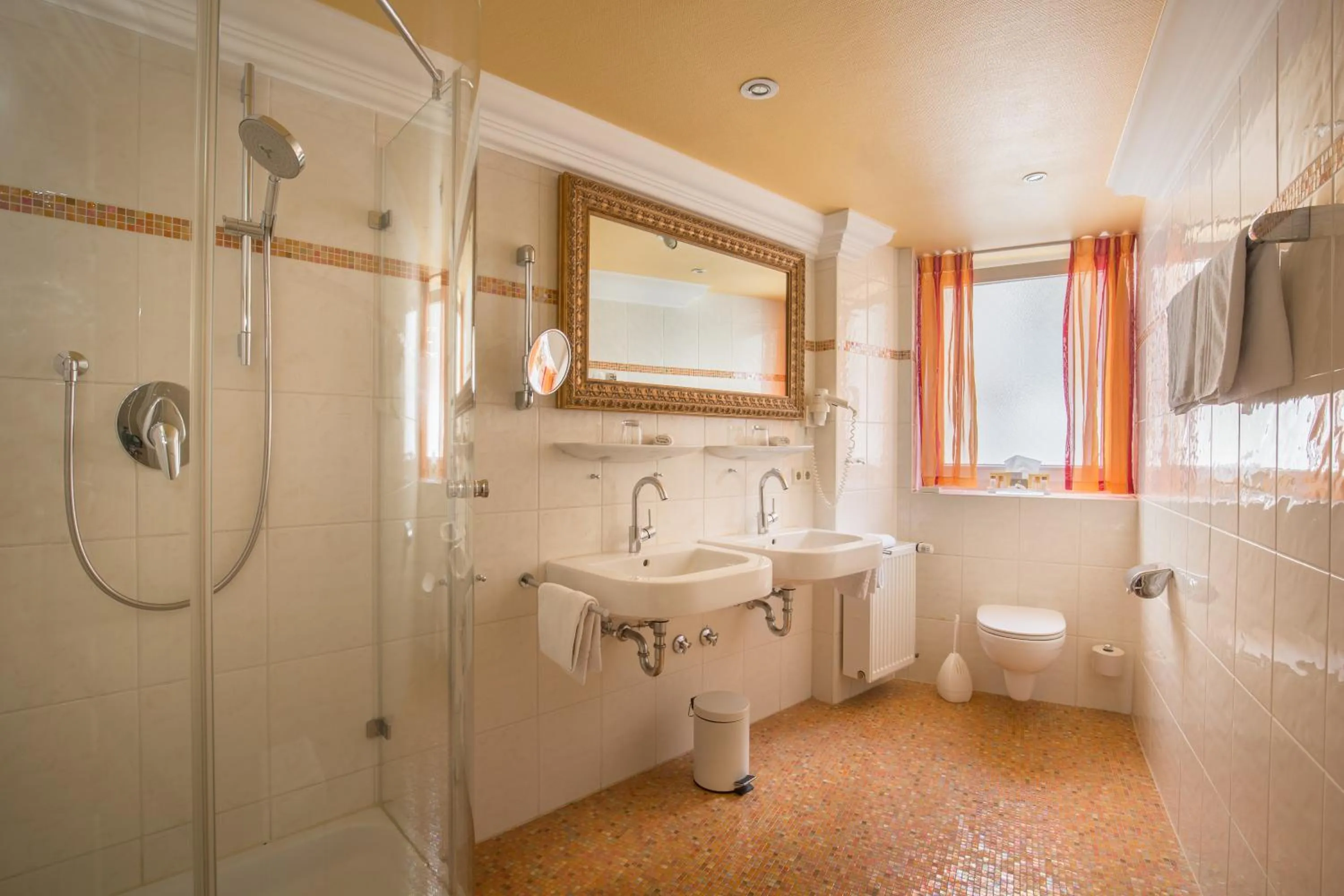 Bathroom in Atlantic Parkhotel