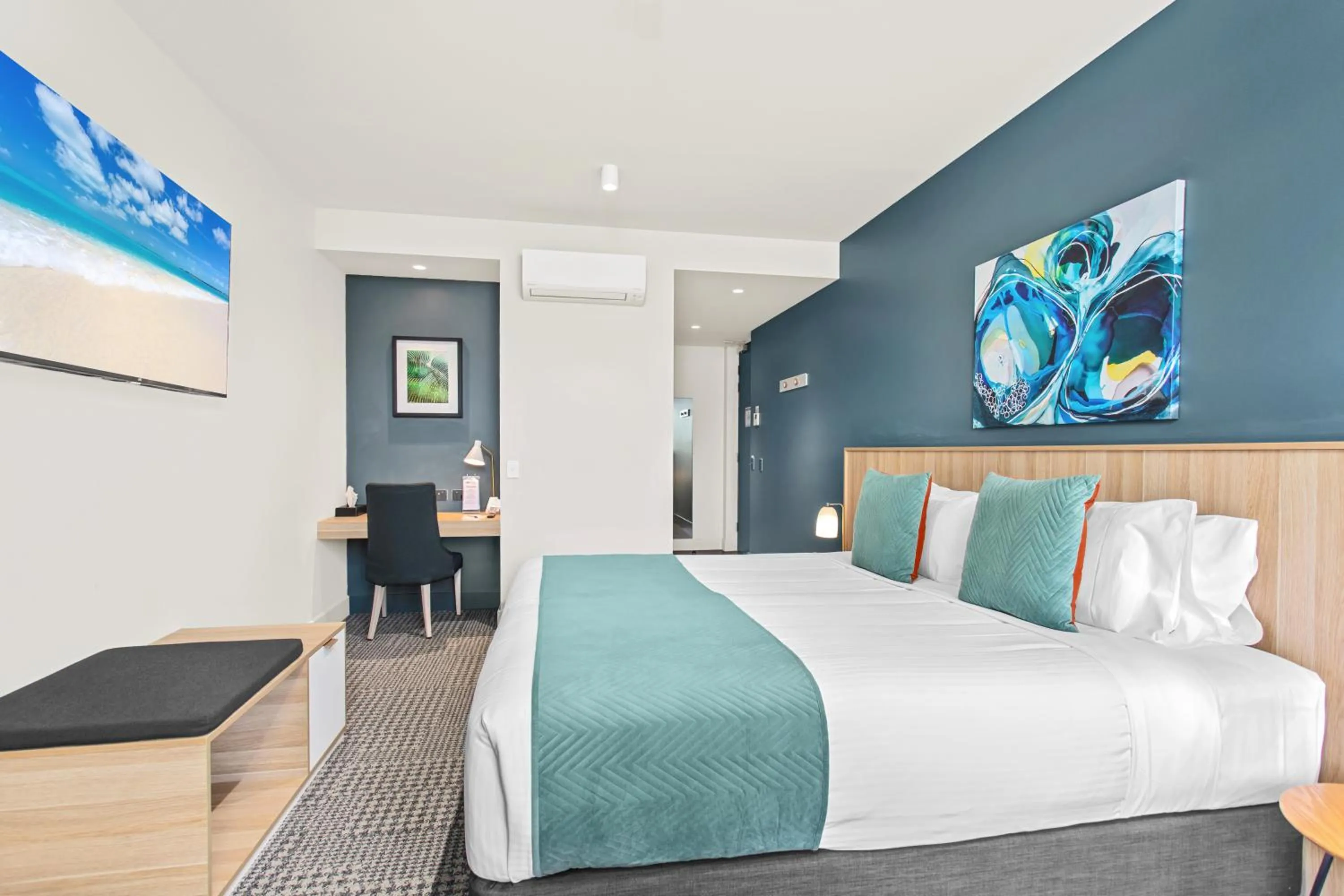 Photo of the whole room, Bed in Club Old Bar Motel