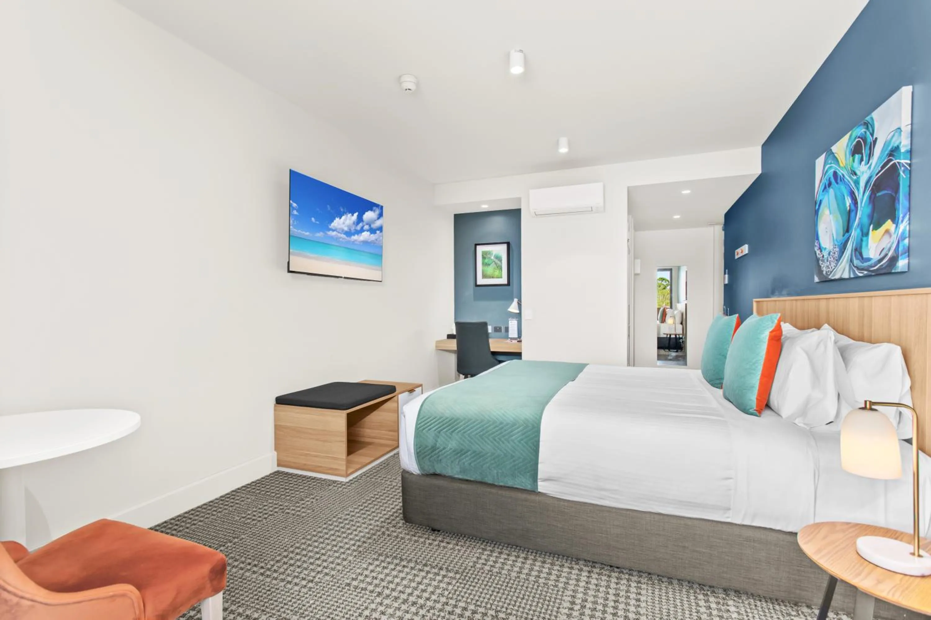 Photo of the whole room, Bed in Club Old Bar Motel