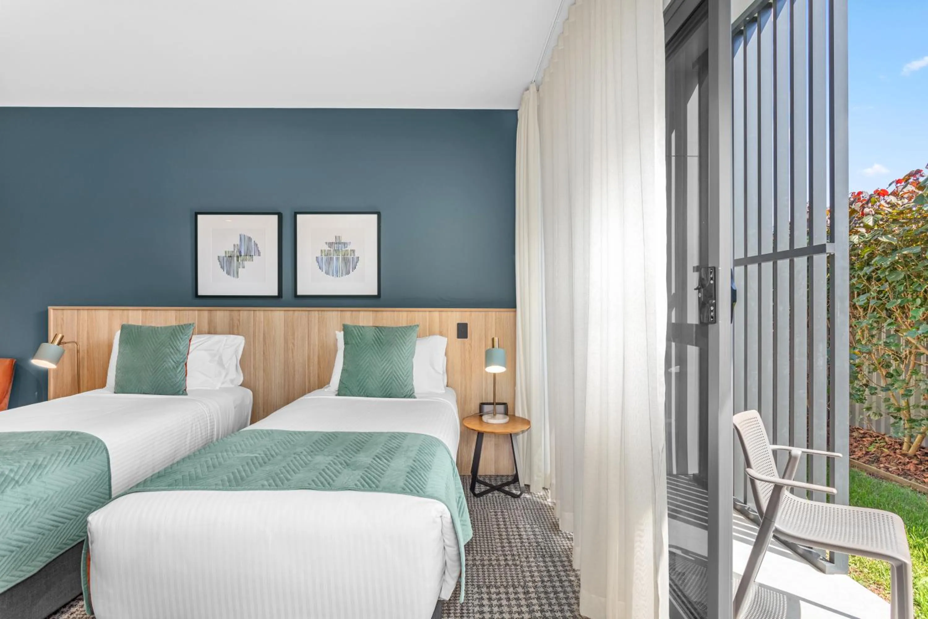 Balcony/Terrace, Bed in Club Old Bar Motel