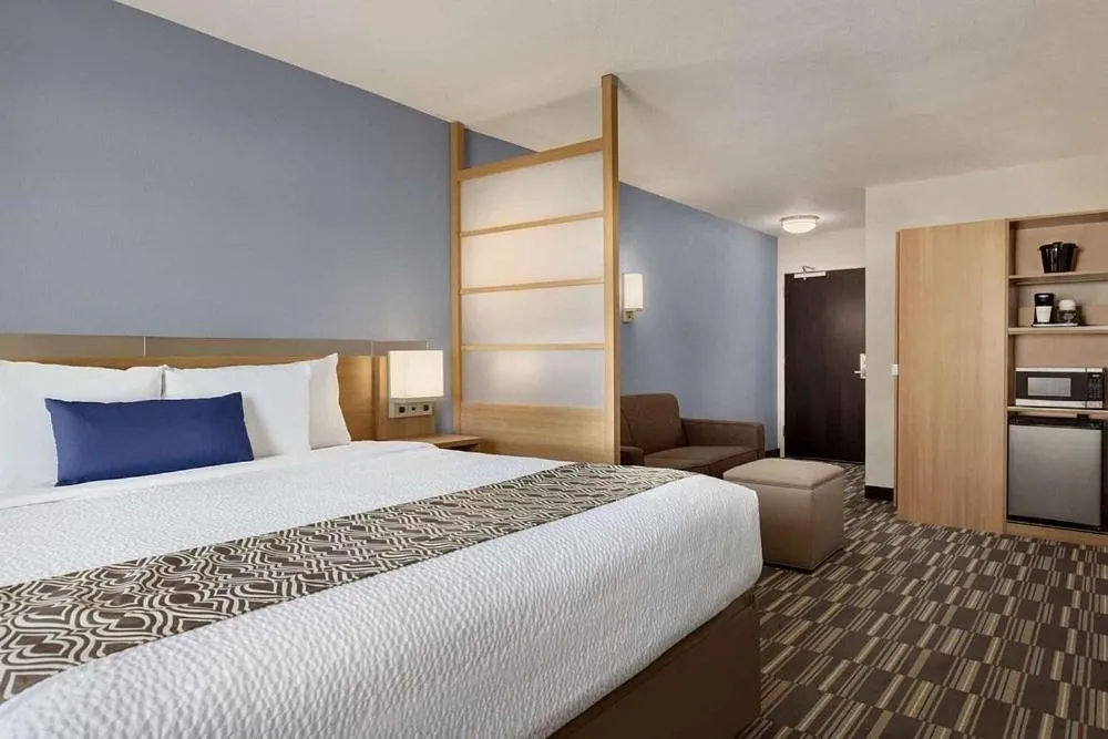 Bed in Microtel Inn & Suites by Wyndham Gambrills
