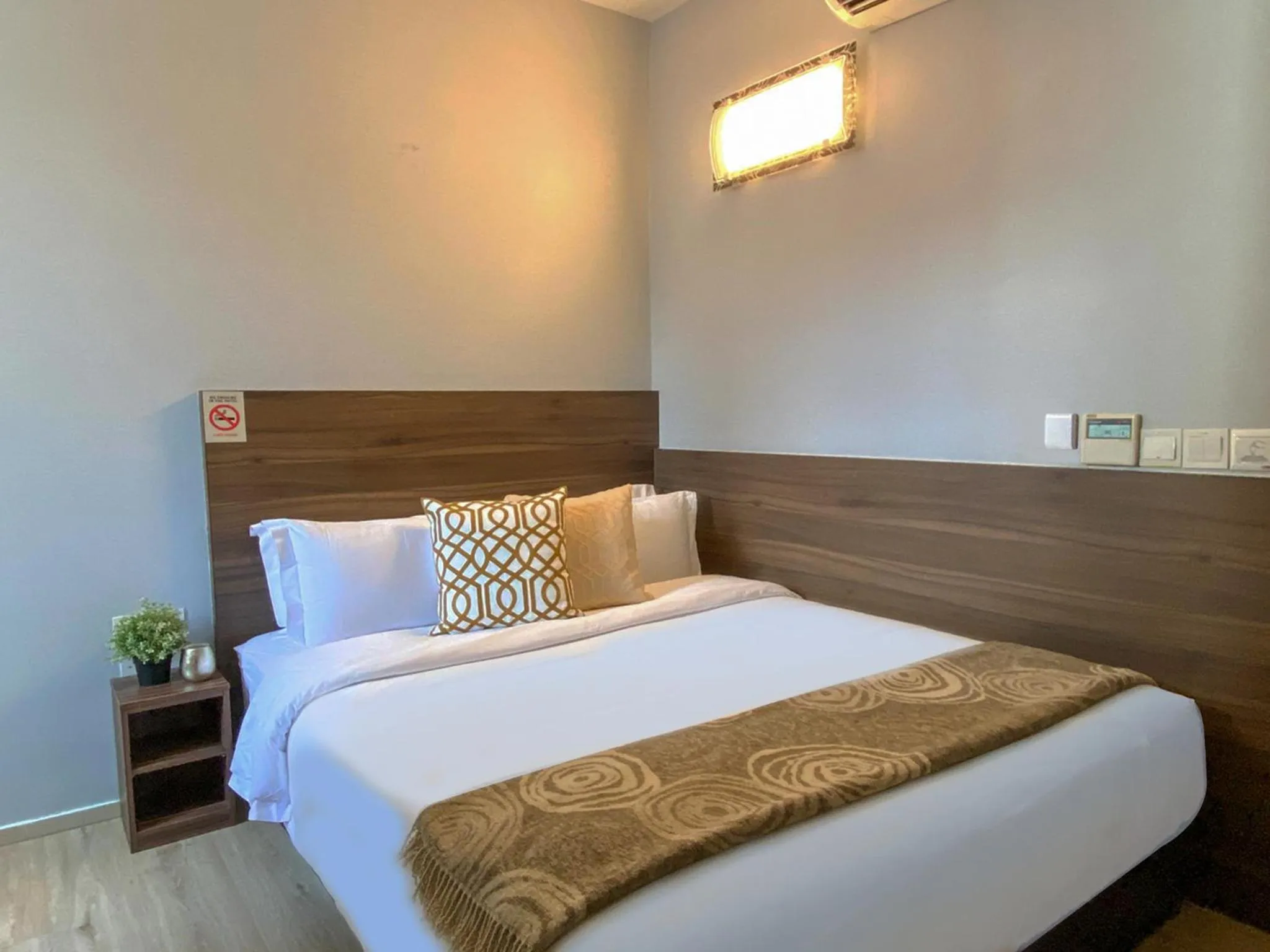 Photo of the whole room, Bed in ST Signature Bugis Beach, DAYUSE, 5 Hours, 9AM-2PM