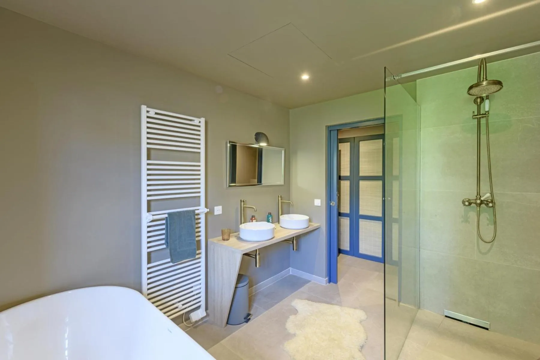 Bathroom, Bed in Bastide de Bellegarde