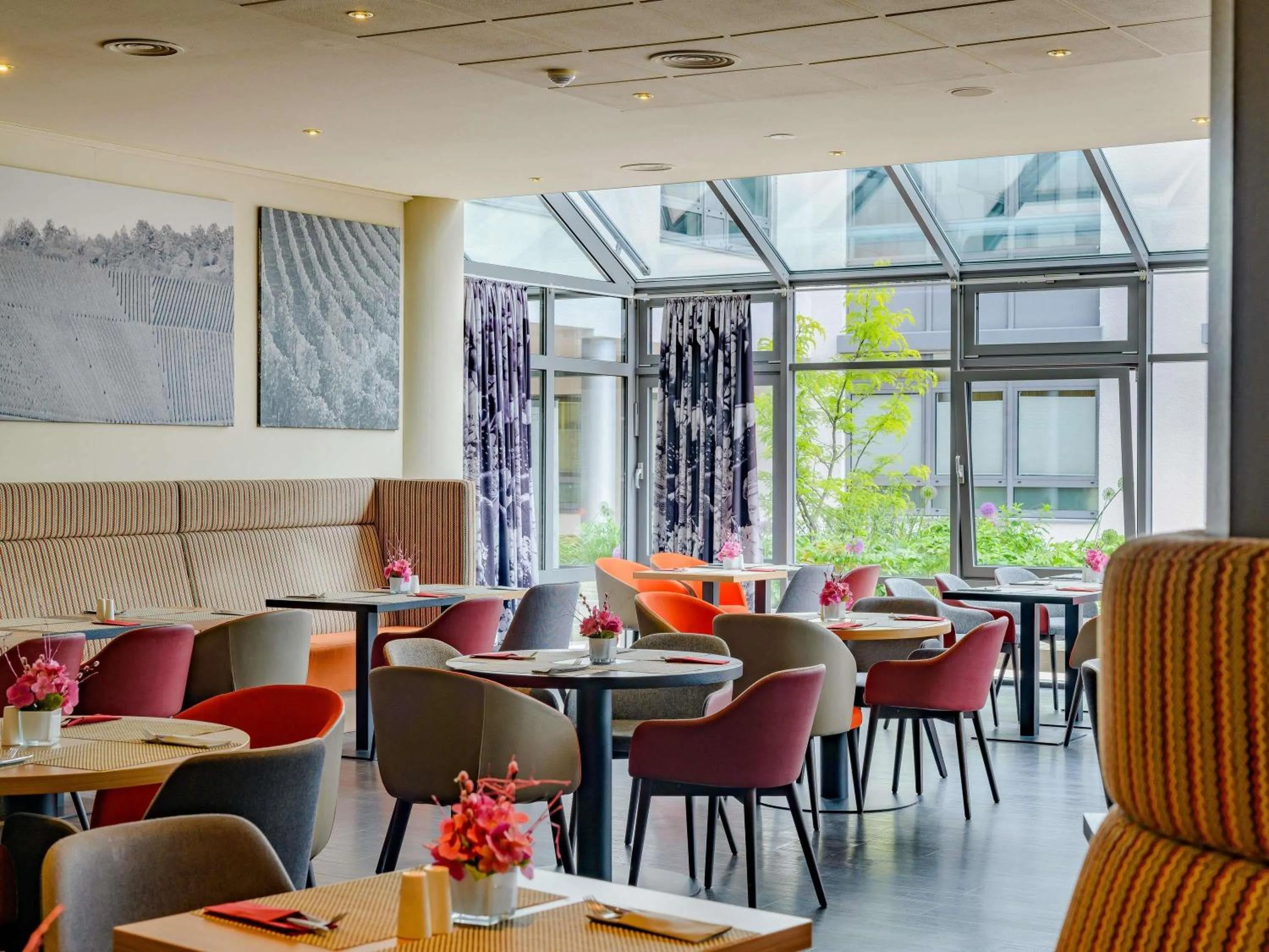 Restaurant/places to eat in Mercure Hotel Stuttgart Airport Messe