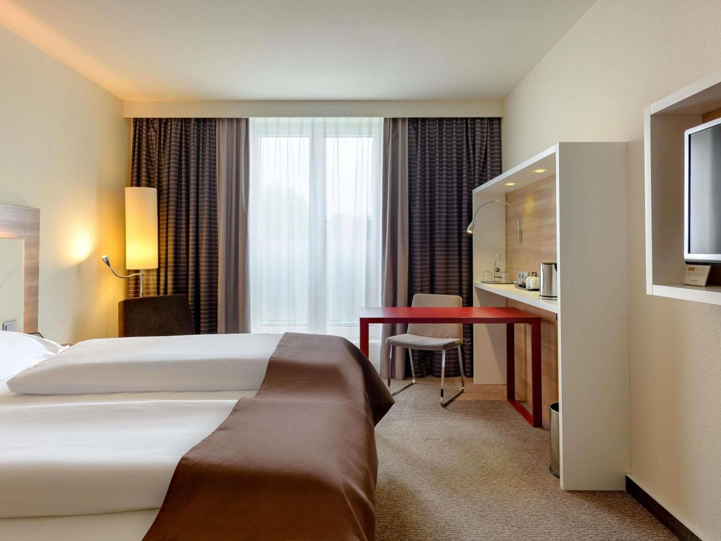 Bedroom, Bed in Mercure Hotel Stuttgart Airport Messe