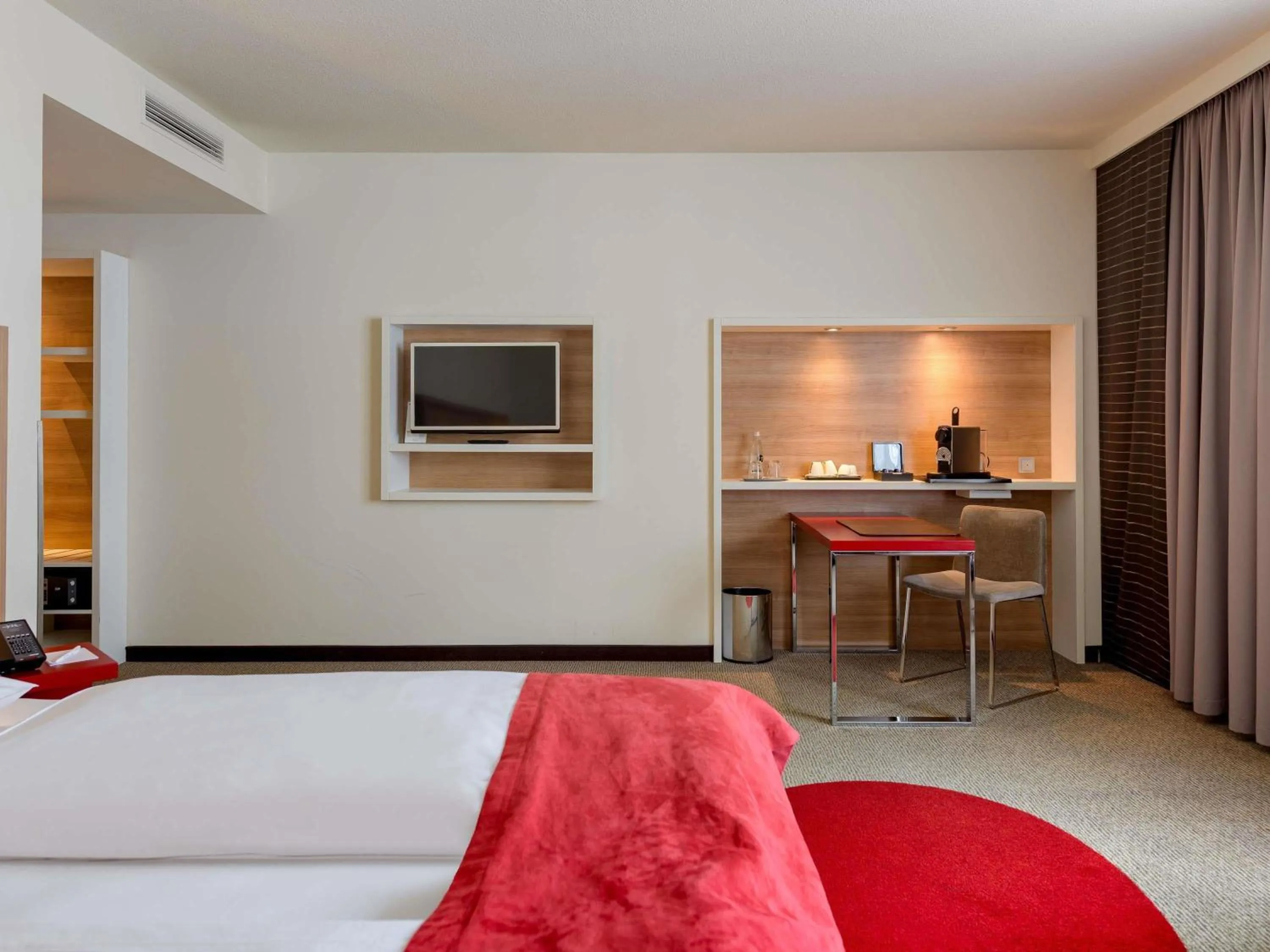 Bedroom, Bed in Mercure Hotel Stuttgart Airport Messe