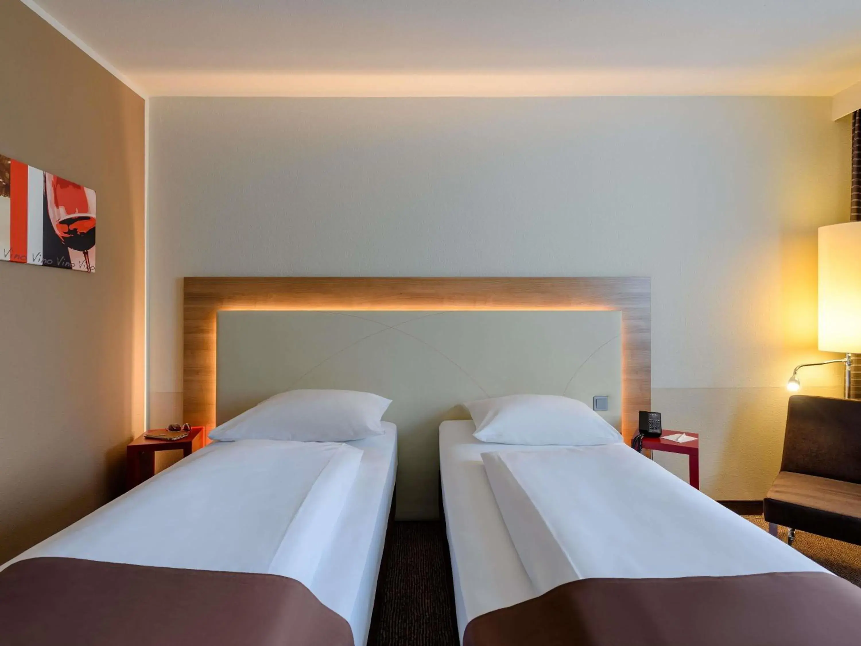 Standard Twin Room in Mercure Hotel Stuttgart Airport Messe Standard Twin Room in Mercure Hotel Stuttgart Airport Messe