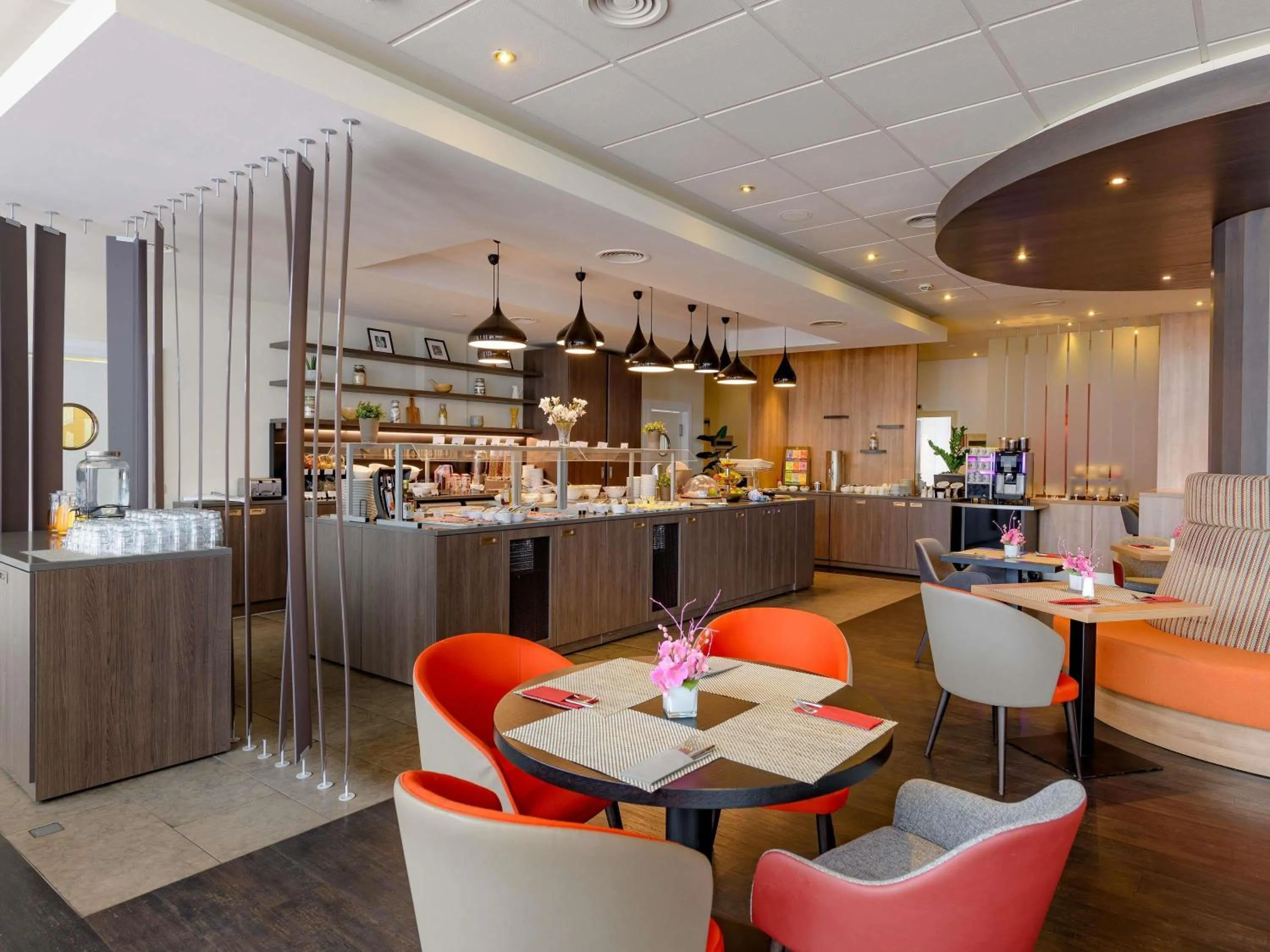 Restaurant/places to eat in Mercure Hotel Stuttgart Airport Messe