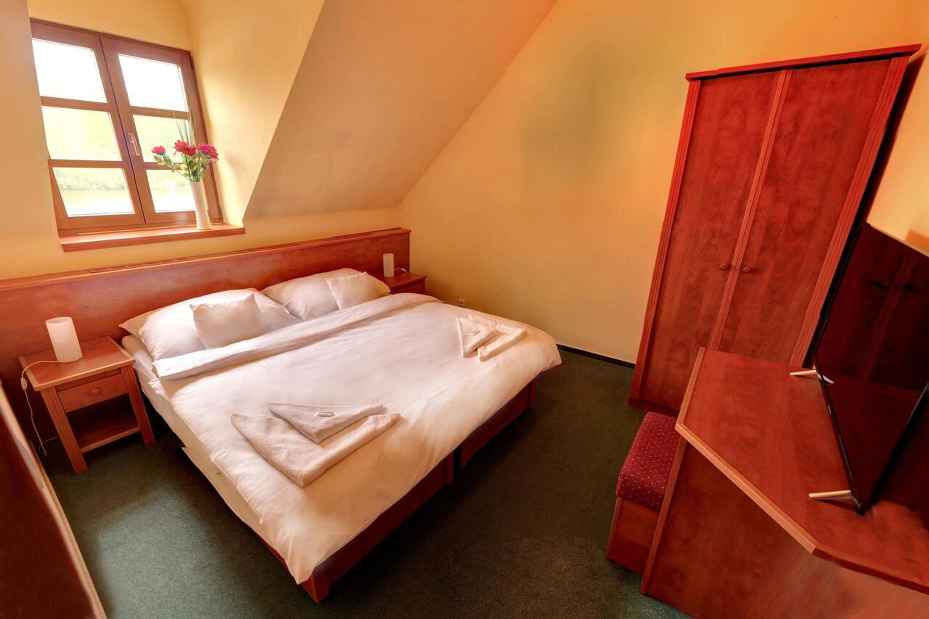 Bed in Štiřínská stodola u Prahy