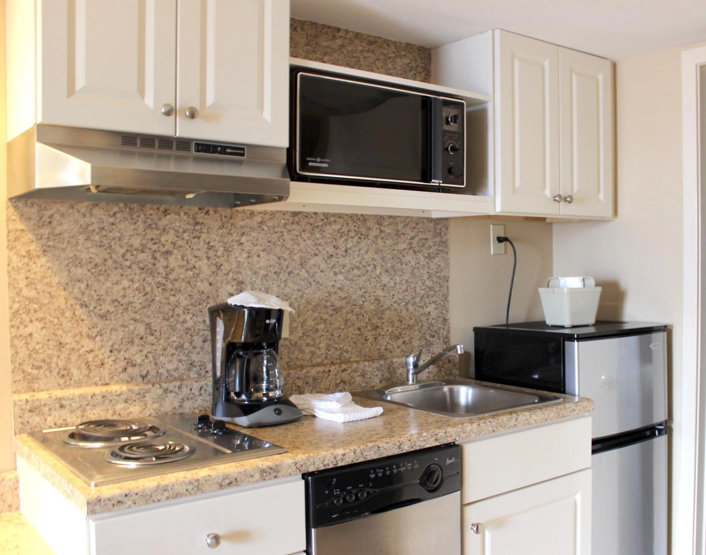 Kitchen or kitchenette in Wild Dunes Inn