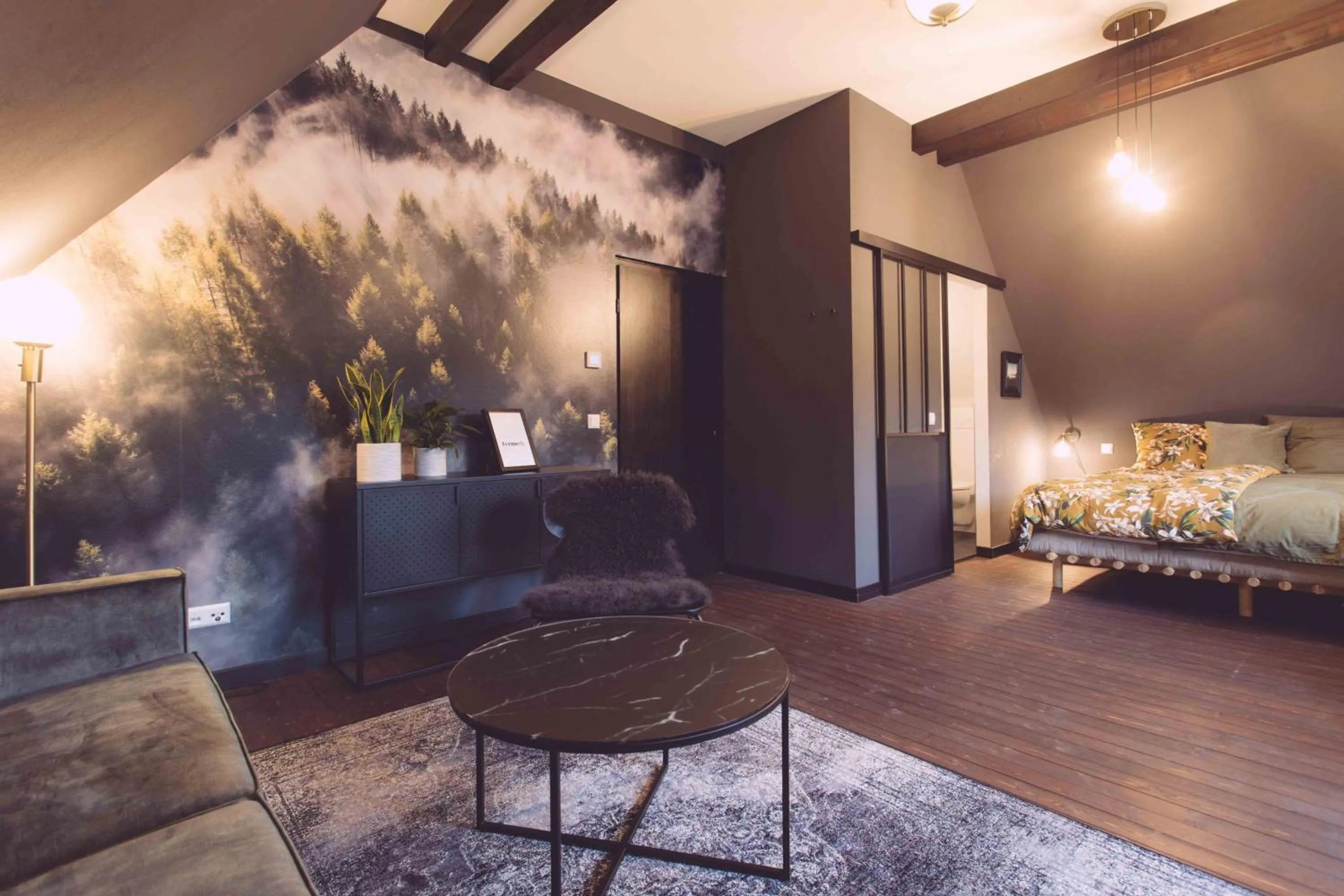 Photo of the whole room, Bed in EDELFUCHS-LODGE