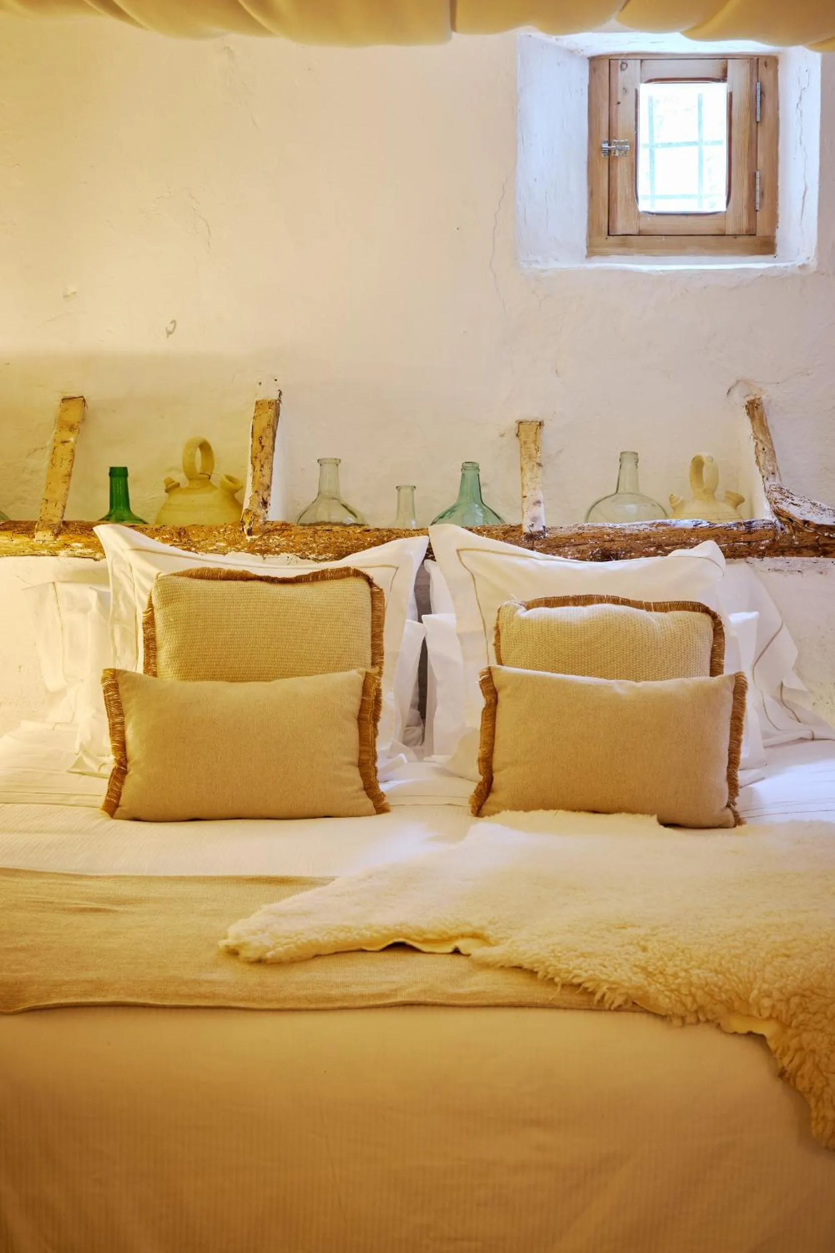 Bed in VILASIRA ( Rooms & Wines )