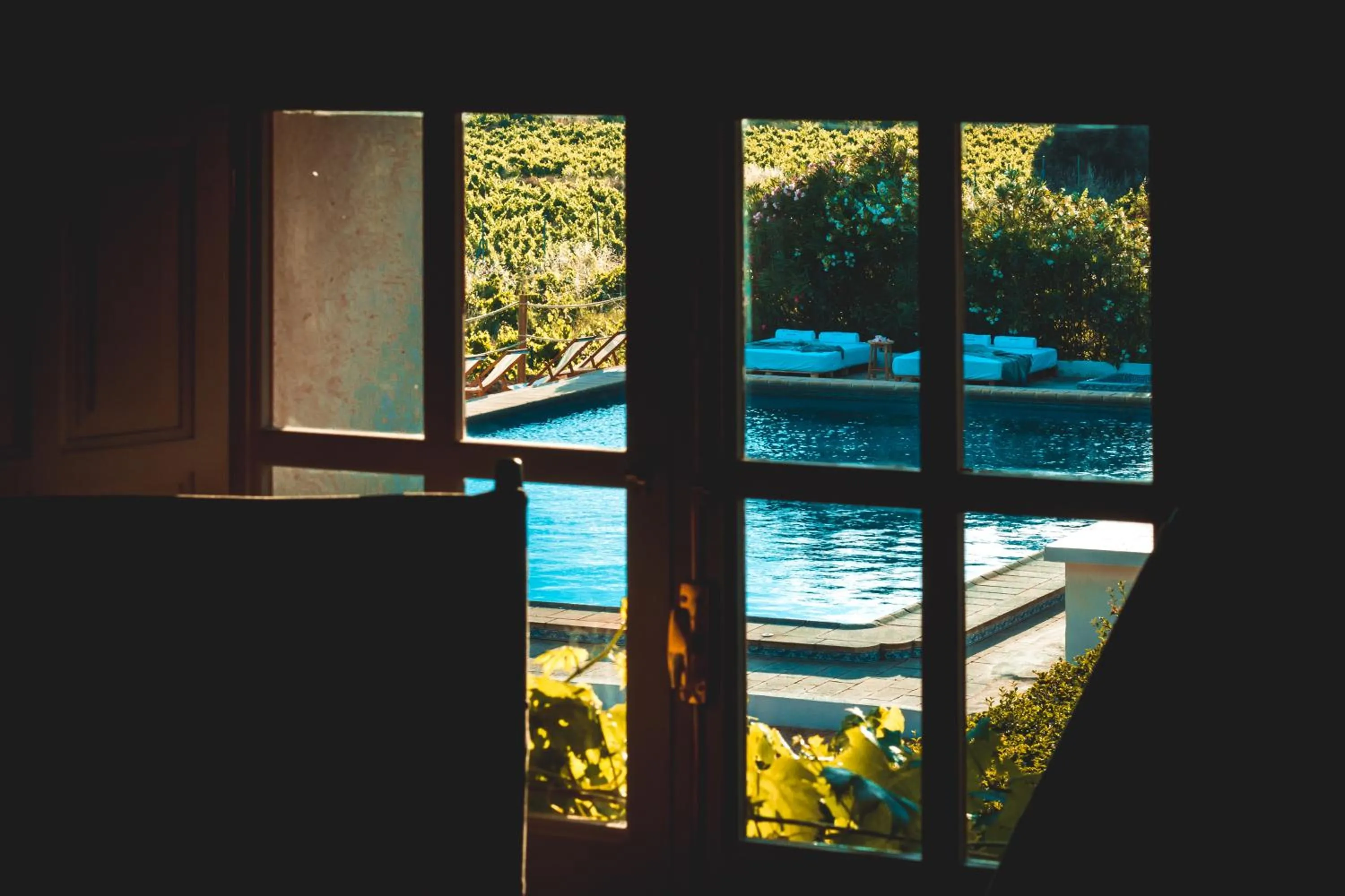 VILASIRA ( Rooms & Wines )