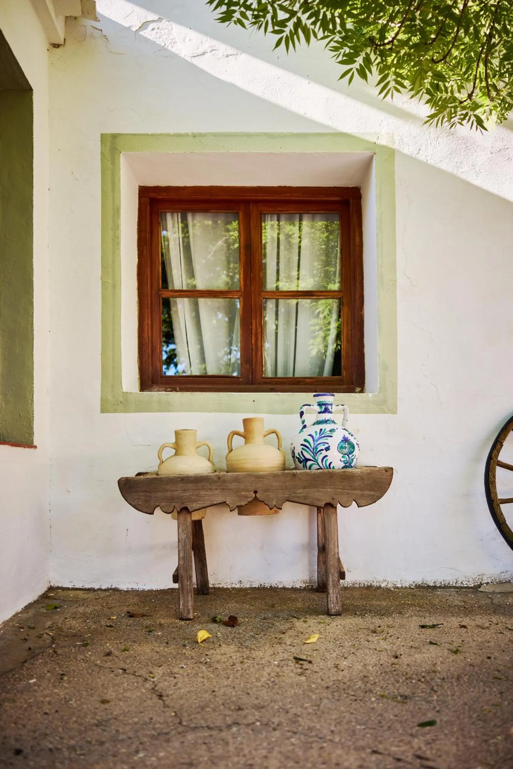 VILASIRA ( Rooms & Wines )