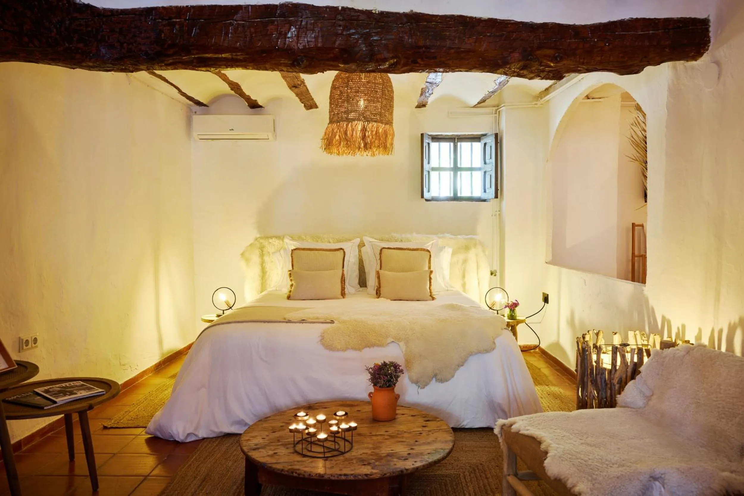 Bed in VILASIRA ( Rooms & Wines )