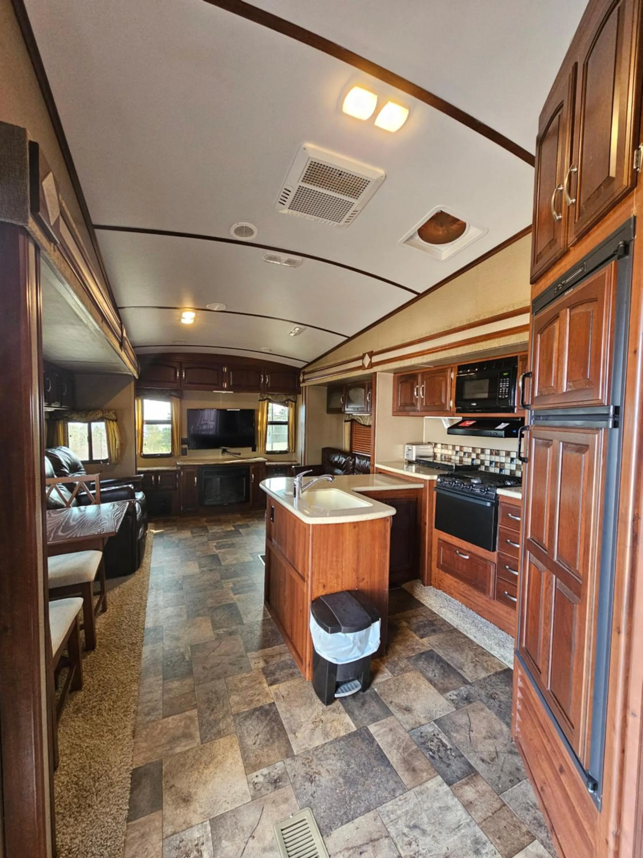 TV and multimedia in Lofts Hôtel Gaspésie