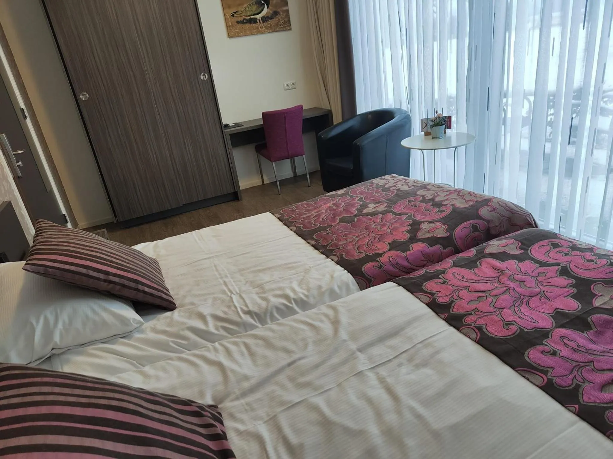 Seating area, Bed in B&B Hotel De Vrije Vogel